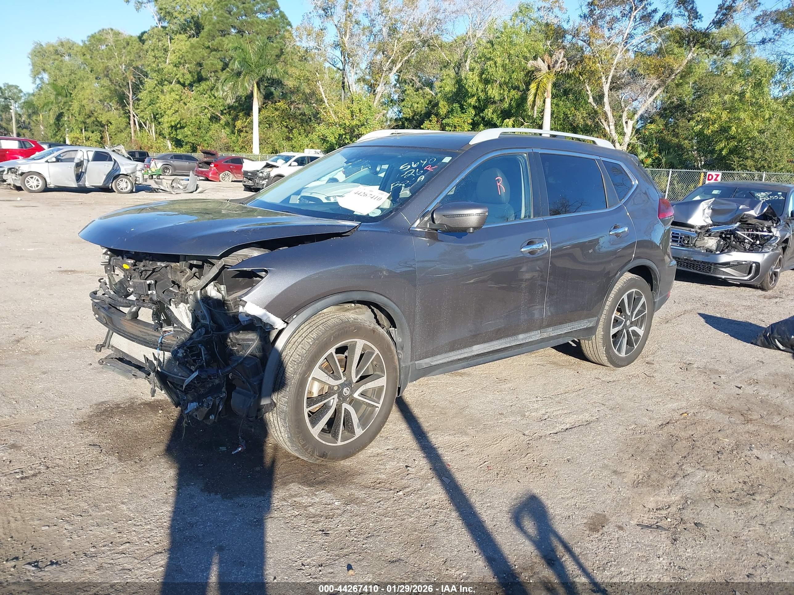 NISSAN ROGUE image 2