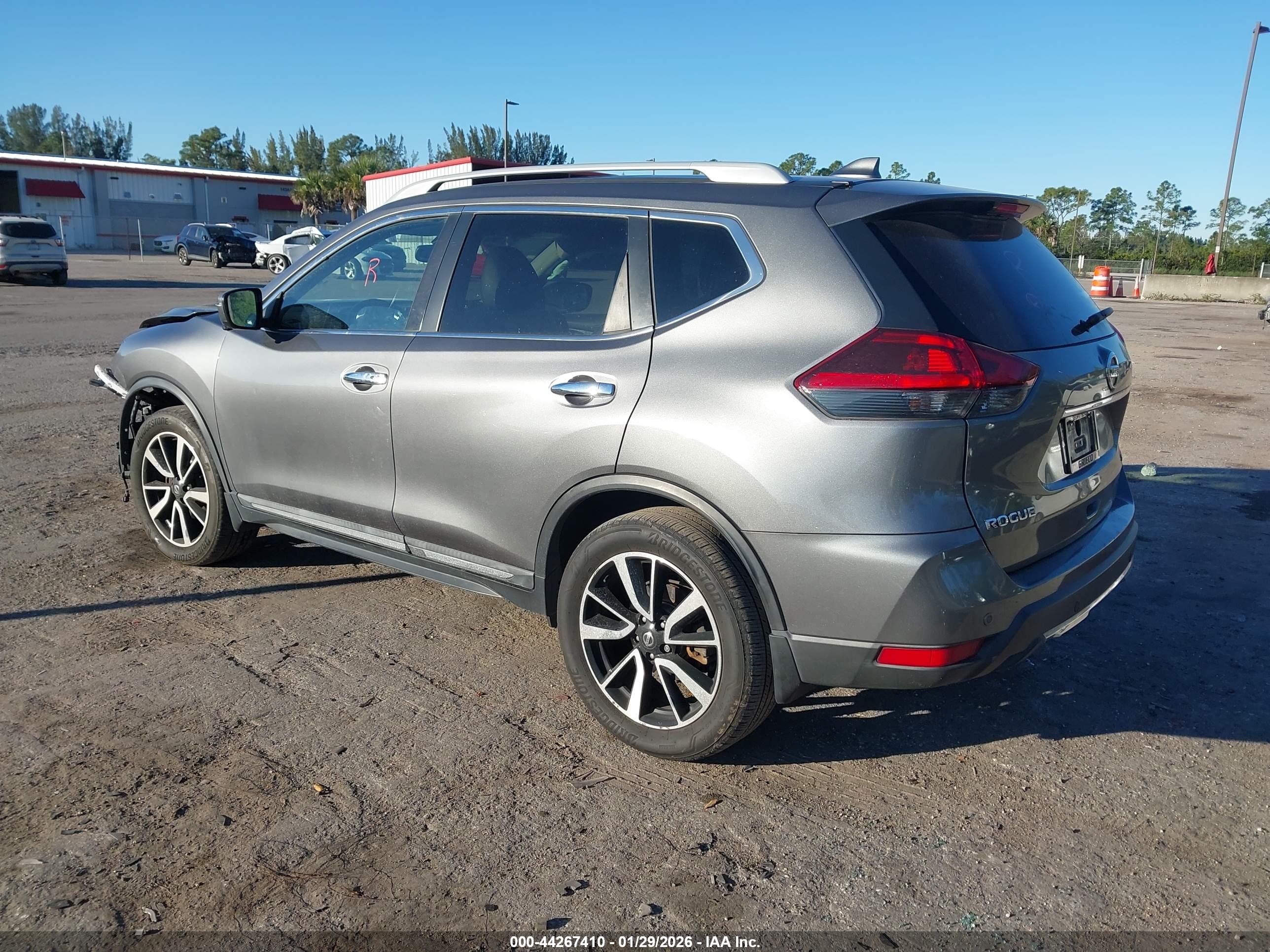 NISSAN ROGUE image 3