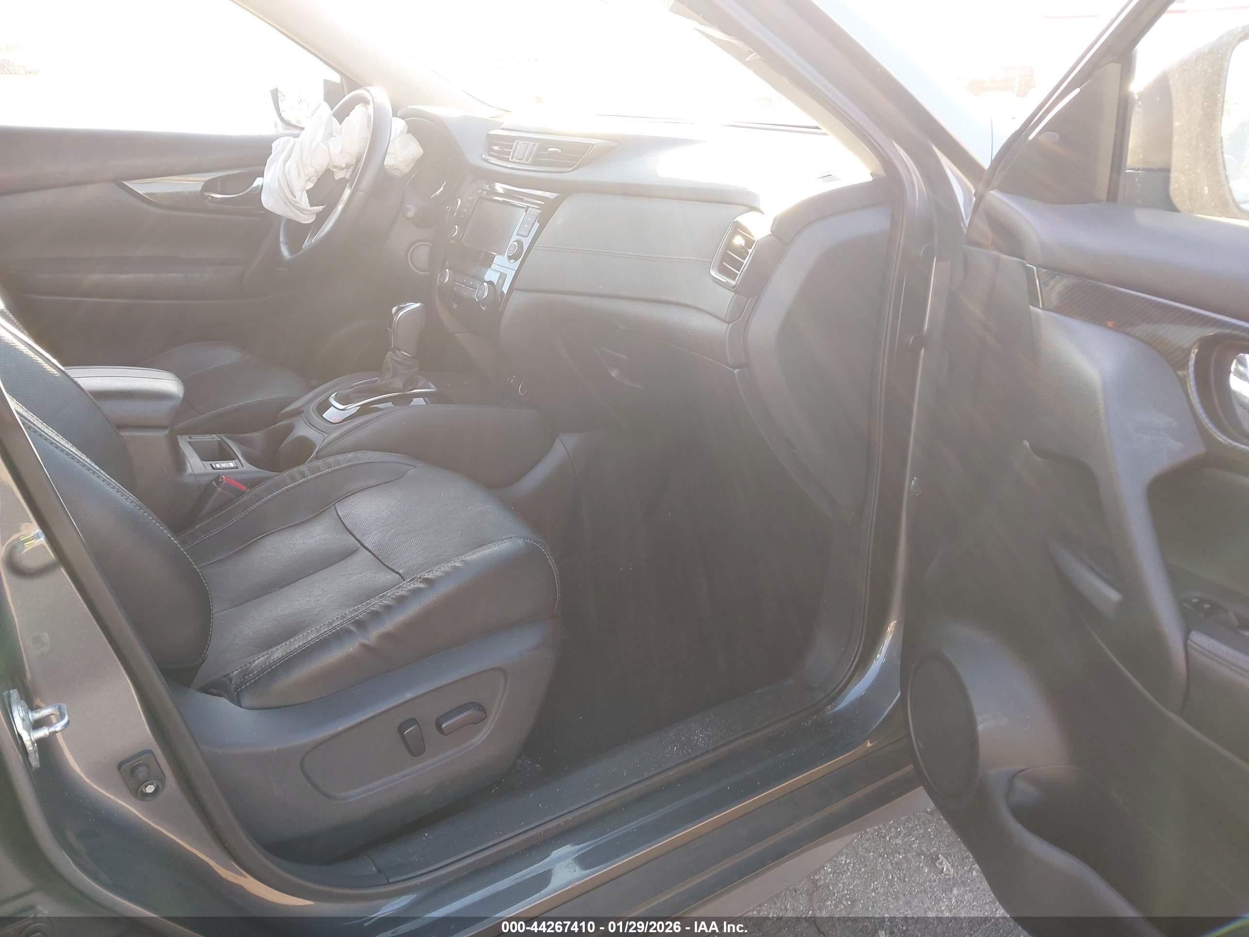 NISSAN ROGUE image 5