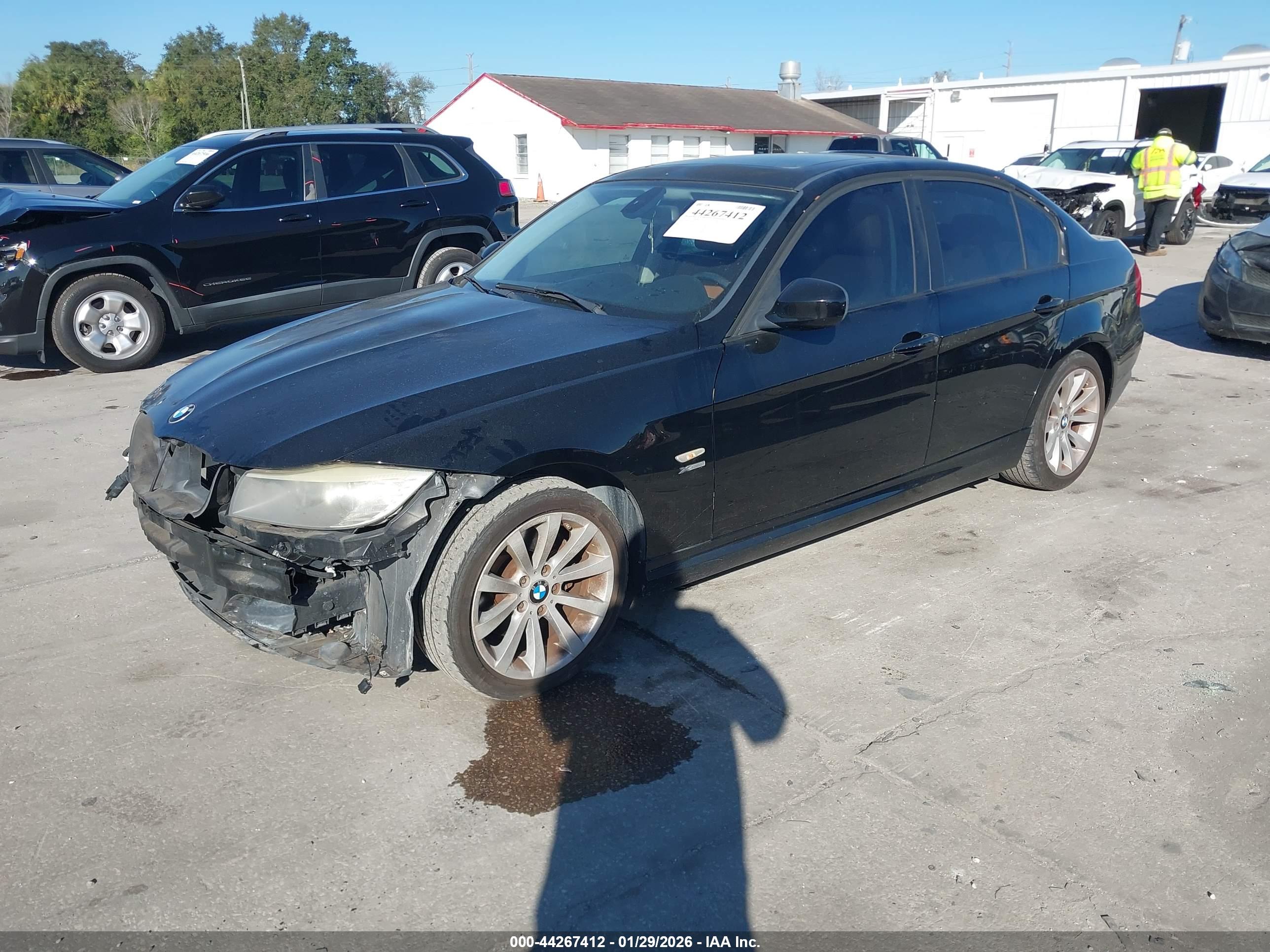 BMW 328I image 2