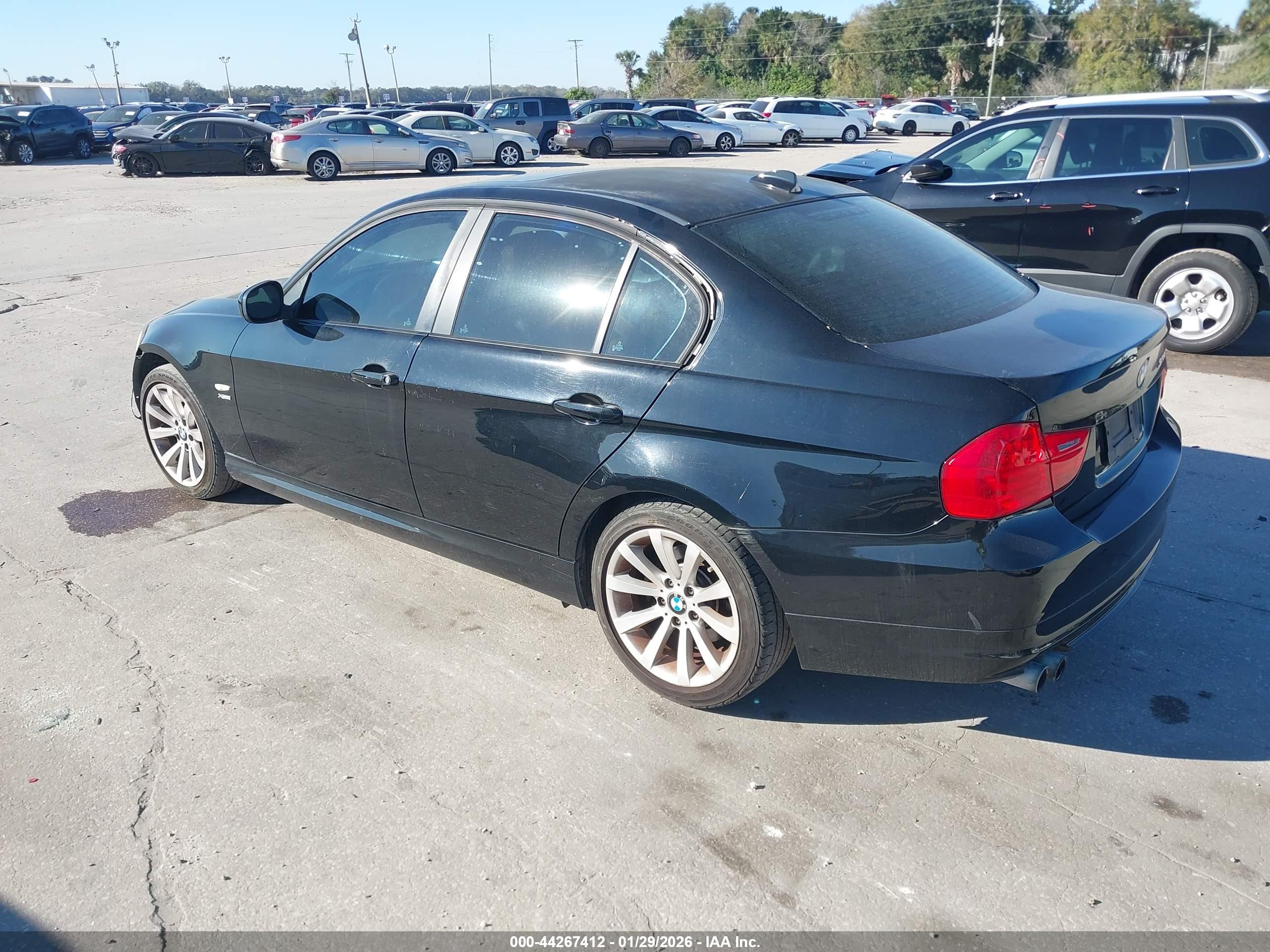 BMW 328I image 3