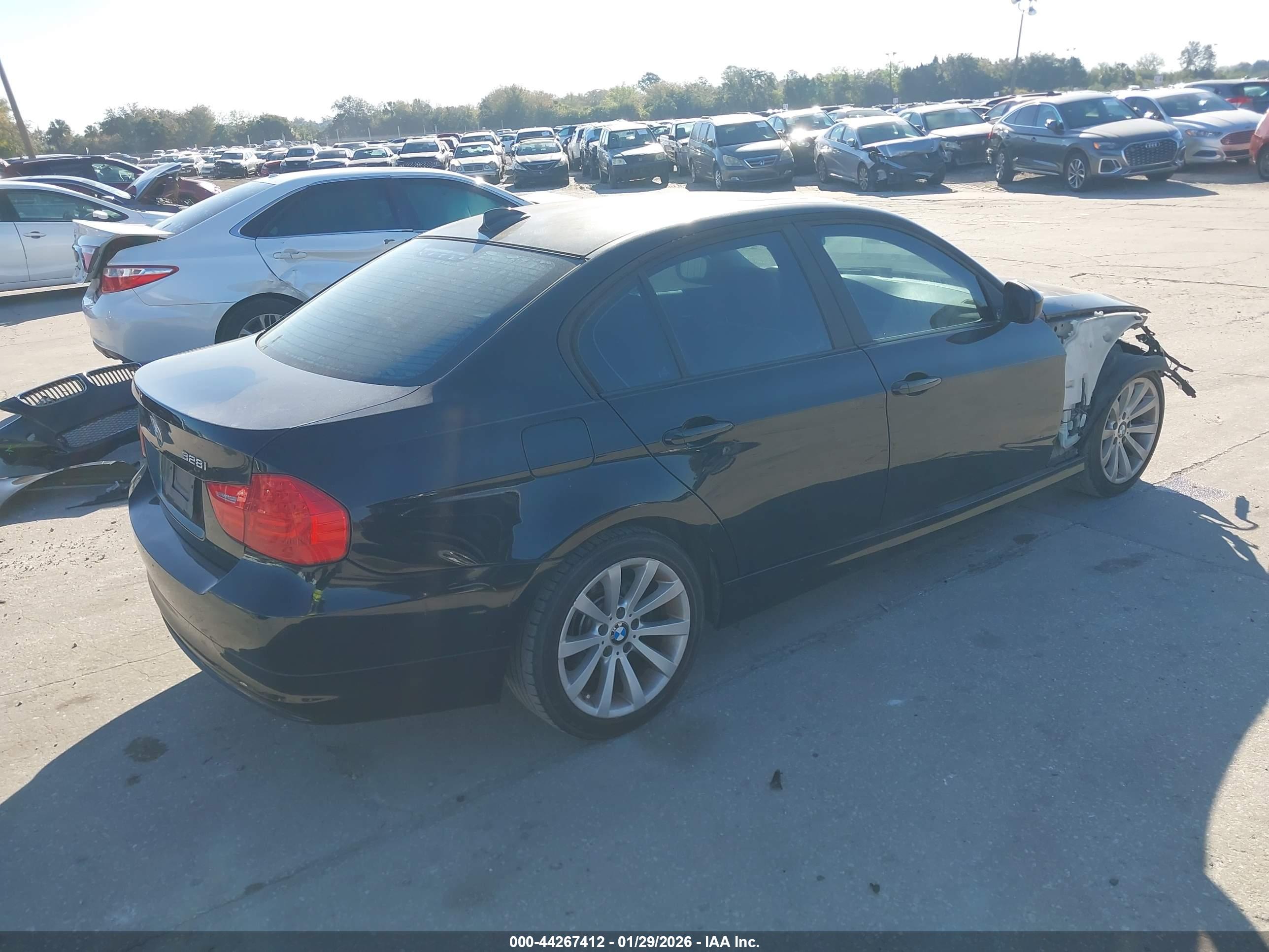 BMW 328I image 4
