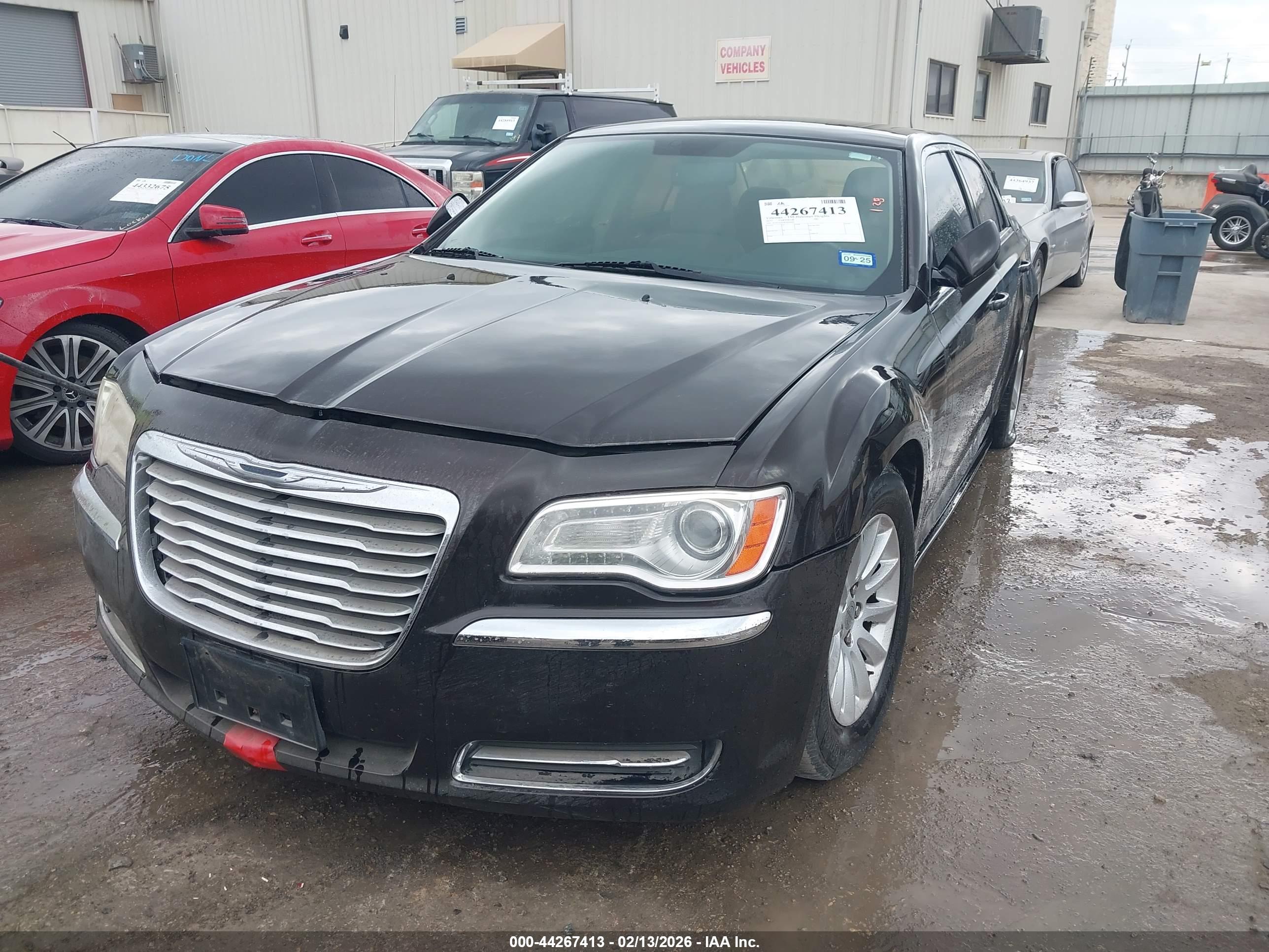 CHRYSLER 300 image 2