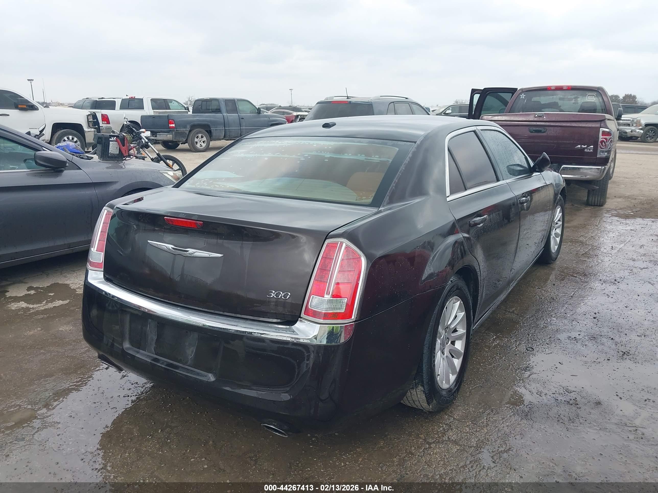 CHRYSLER 300 image 4