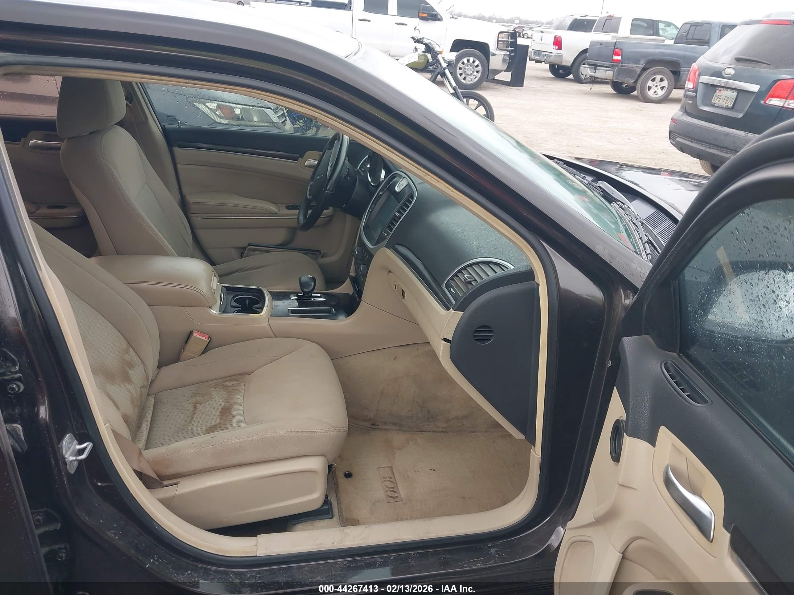 CHRYSLER 300 image 5