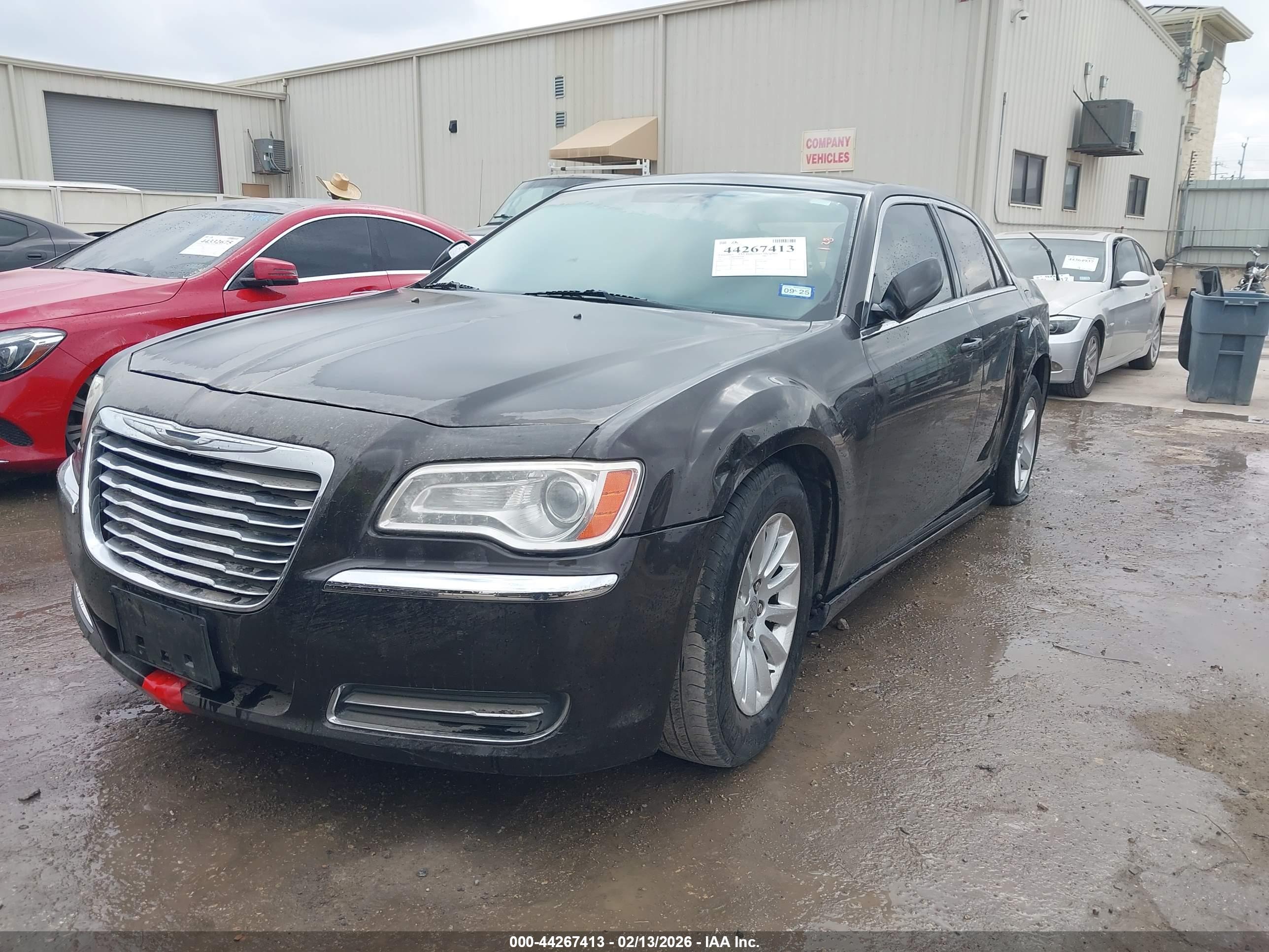 CHRYSLER 300 image 6