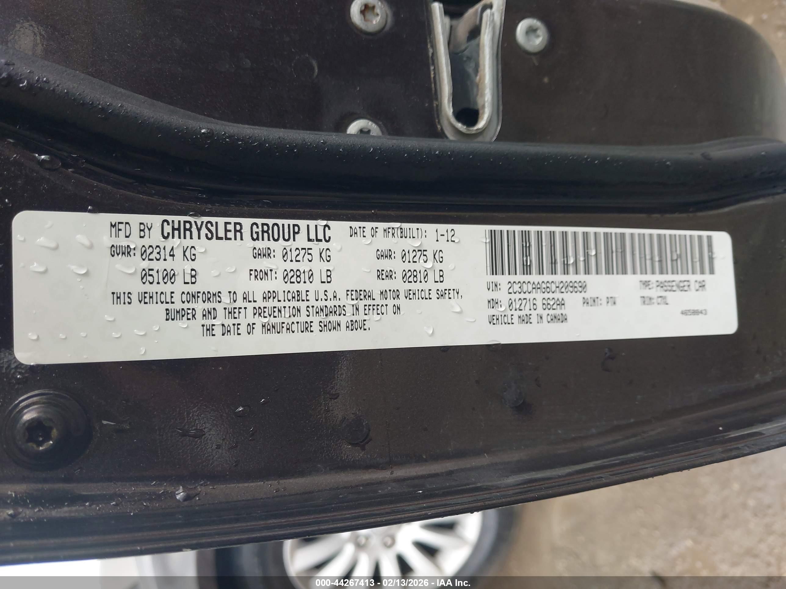 CHRYSLER 300 image 9