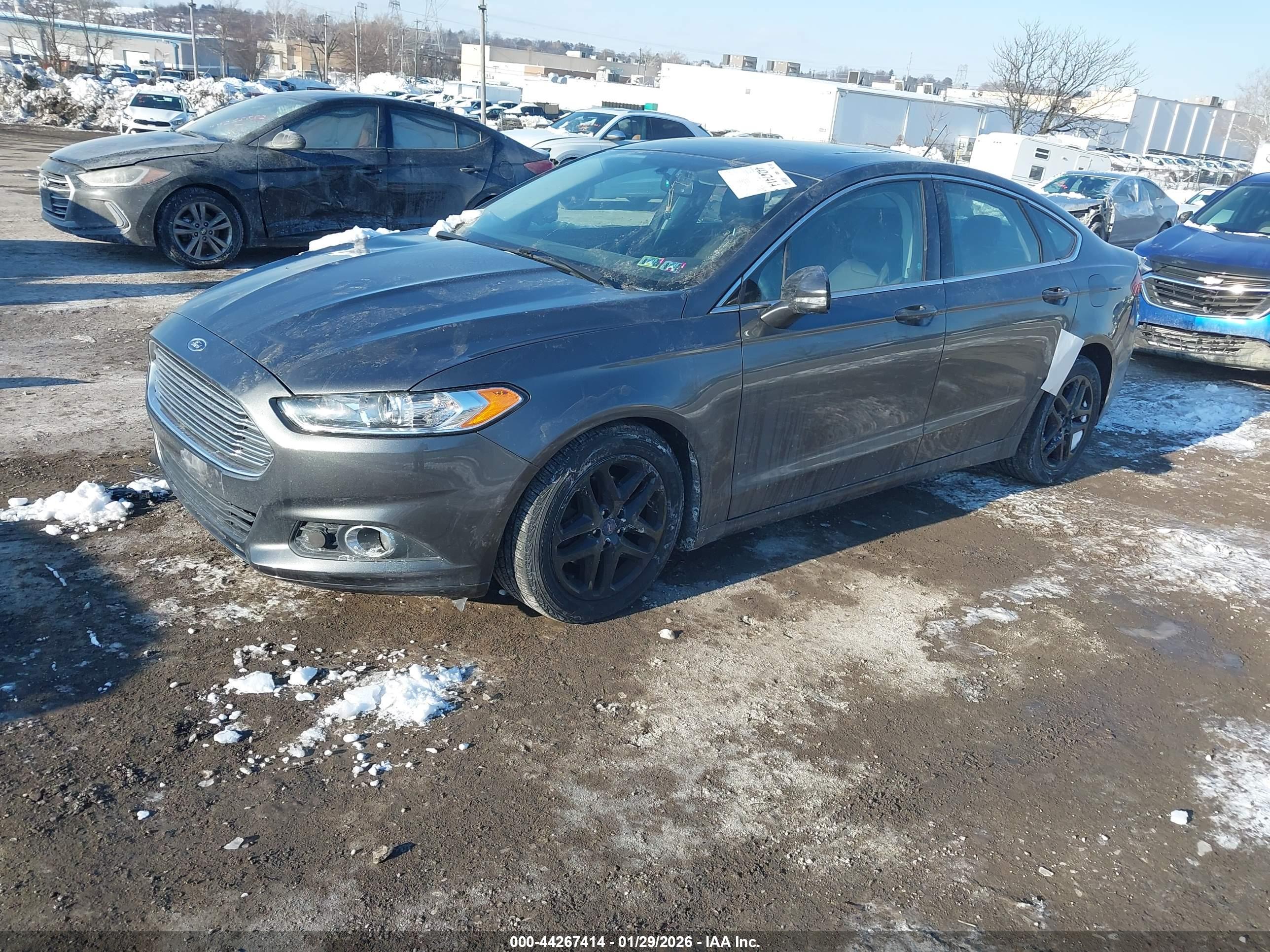 FORD FUSION image 2