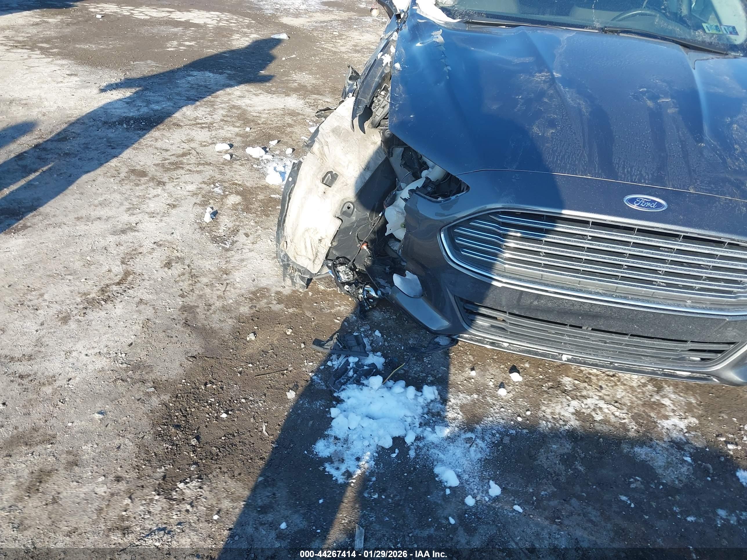 FORD FUSION image 6
