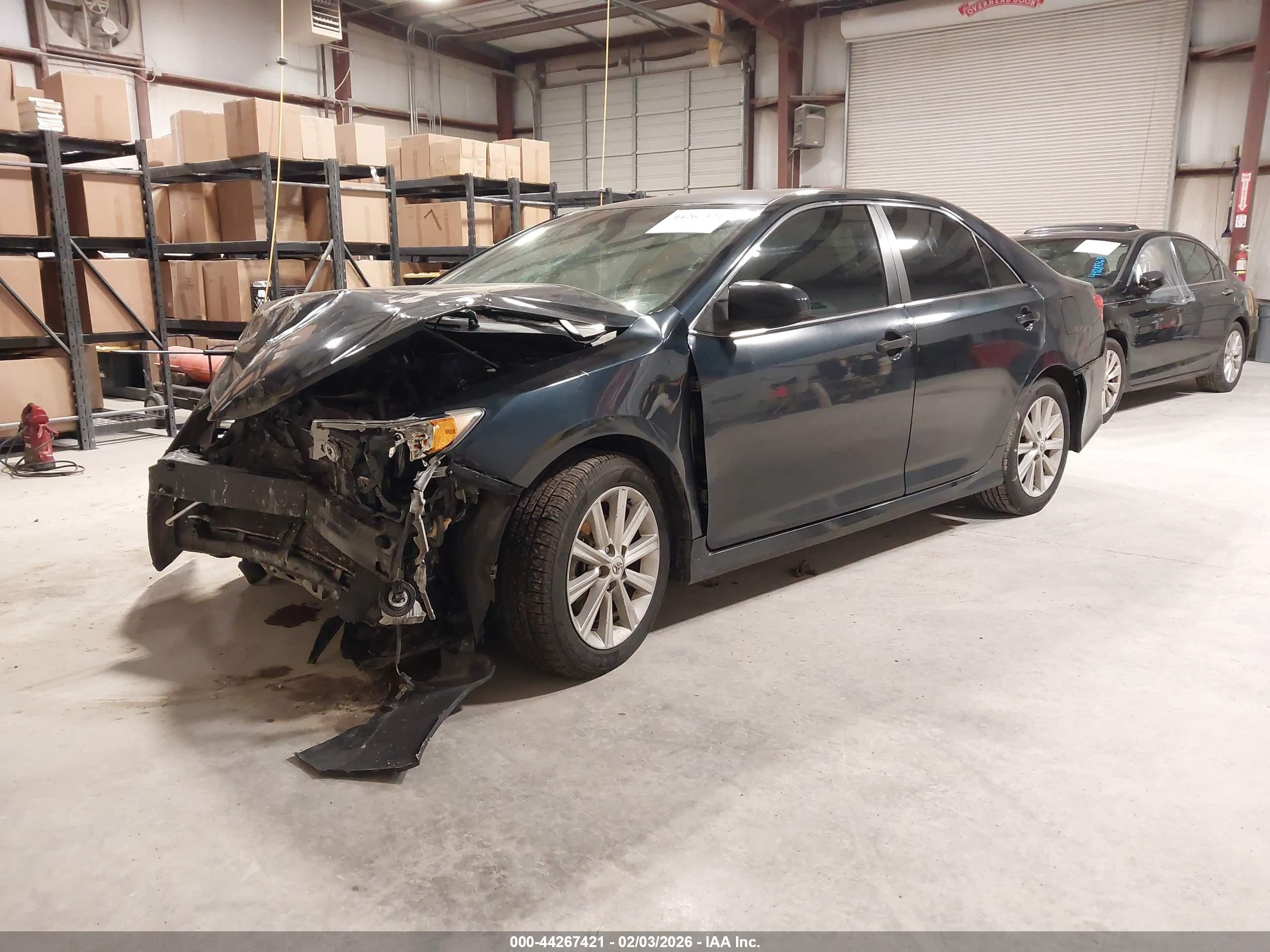 TOYOTA CAMRY image 2