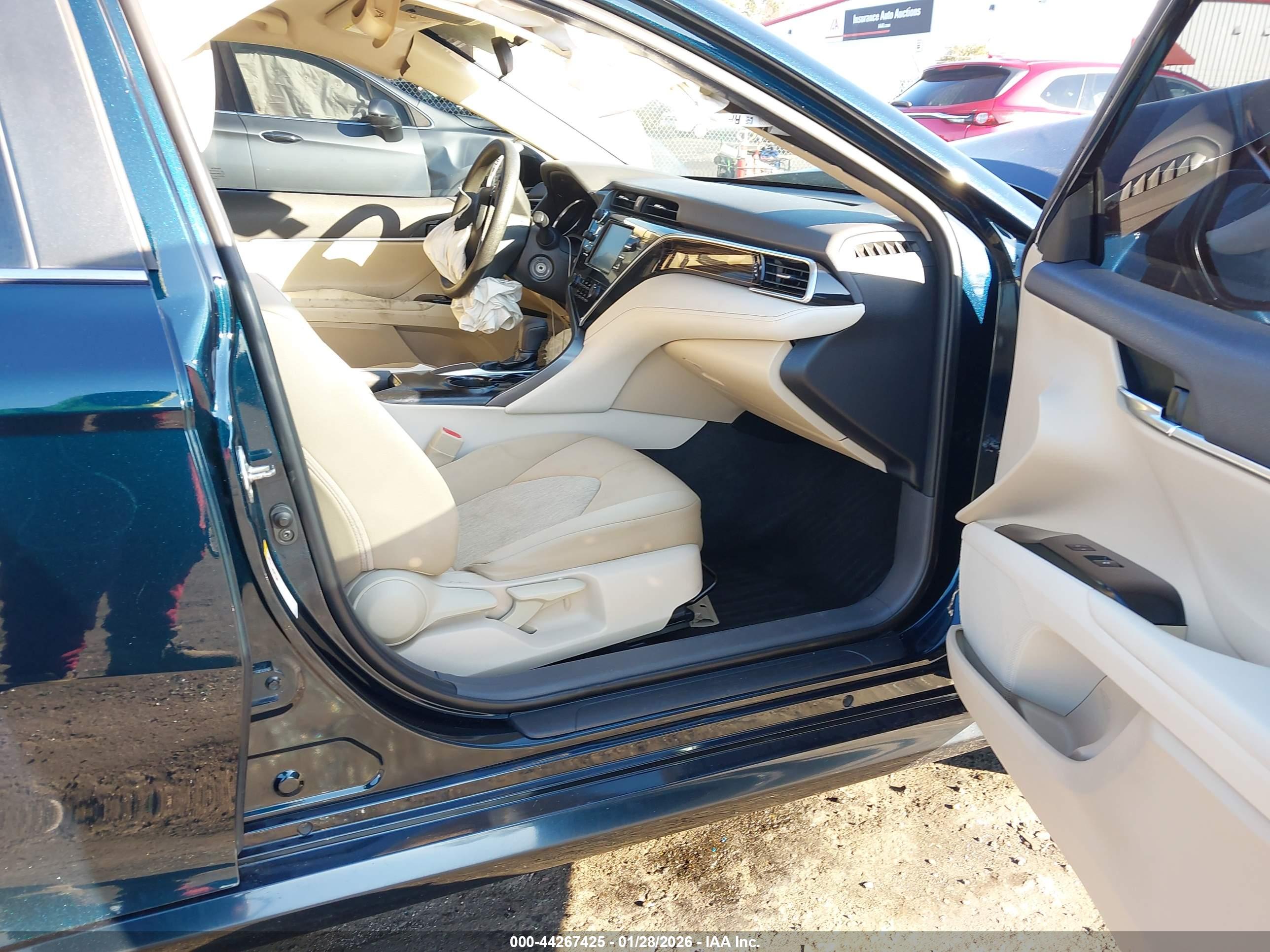 TOYOTA CAMRY image 5