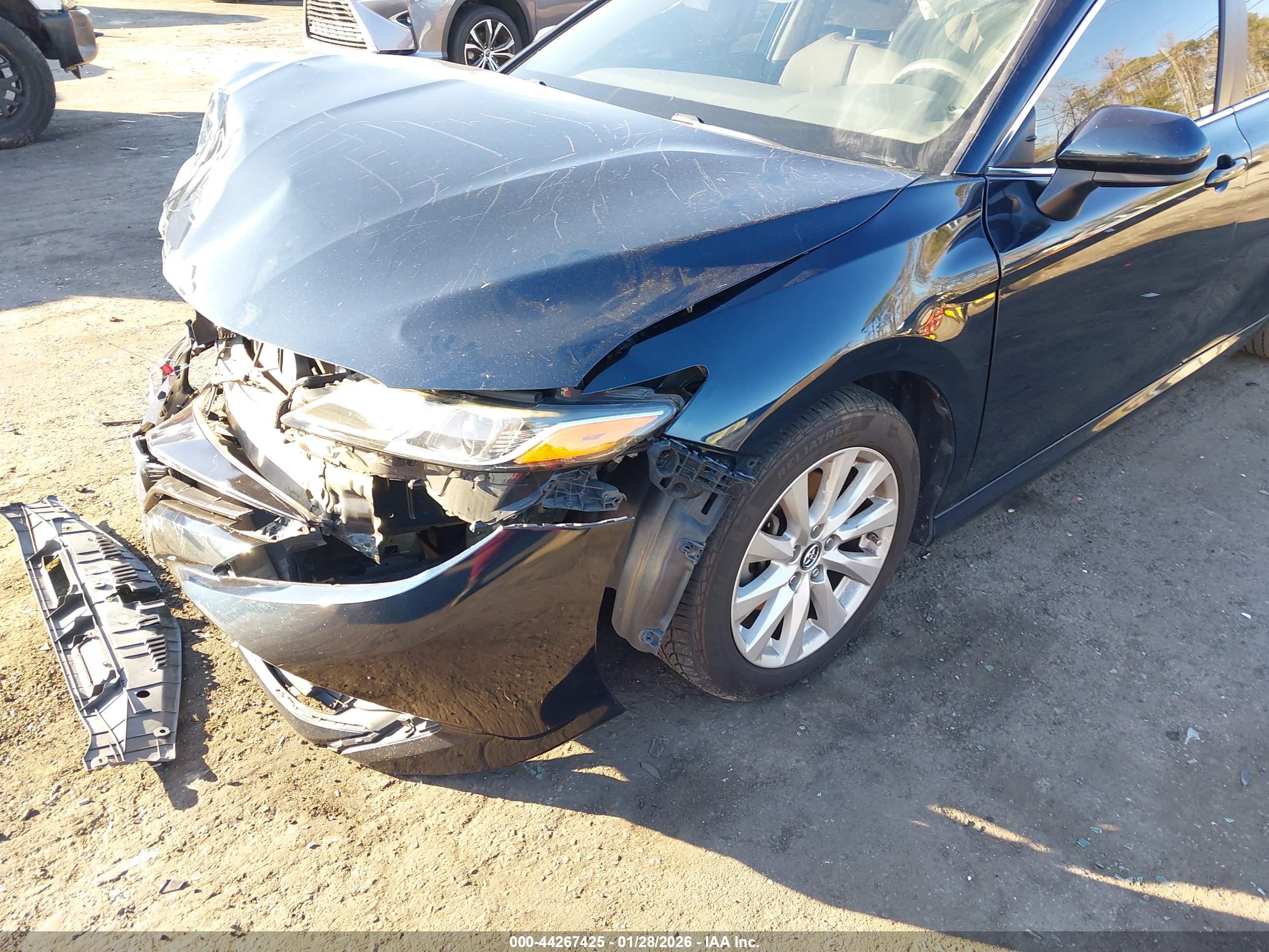 TOYOTA CAMRY image 6