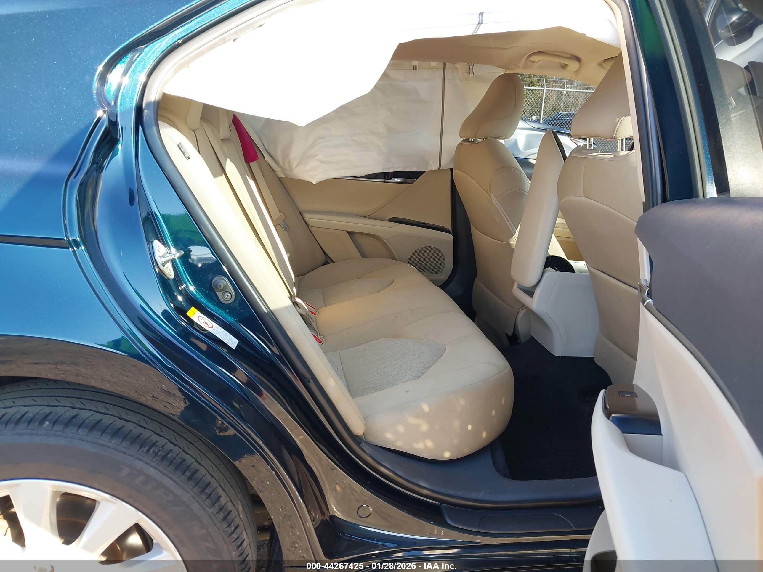 TOYOTA CAMRY image 8