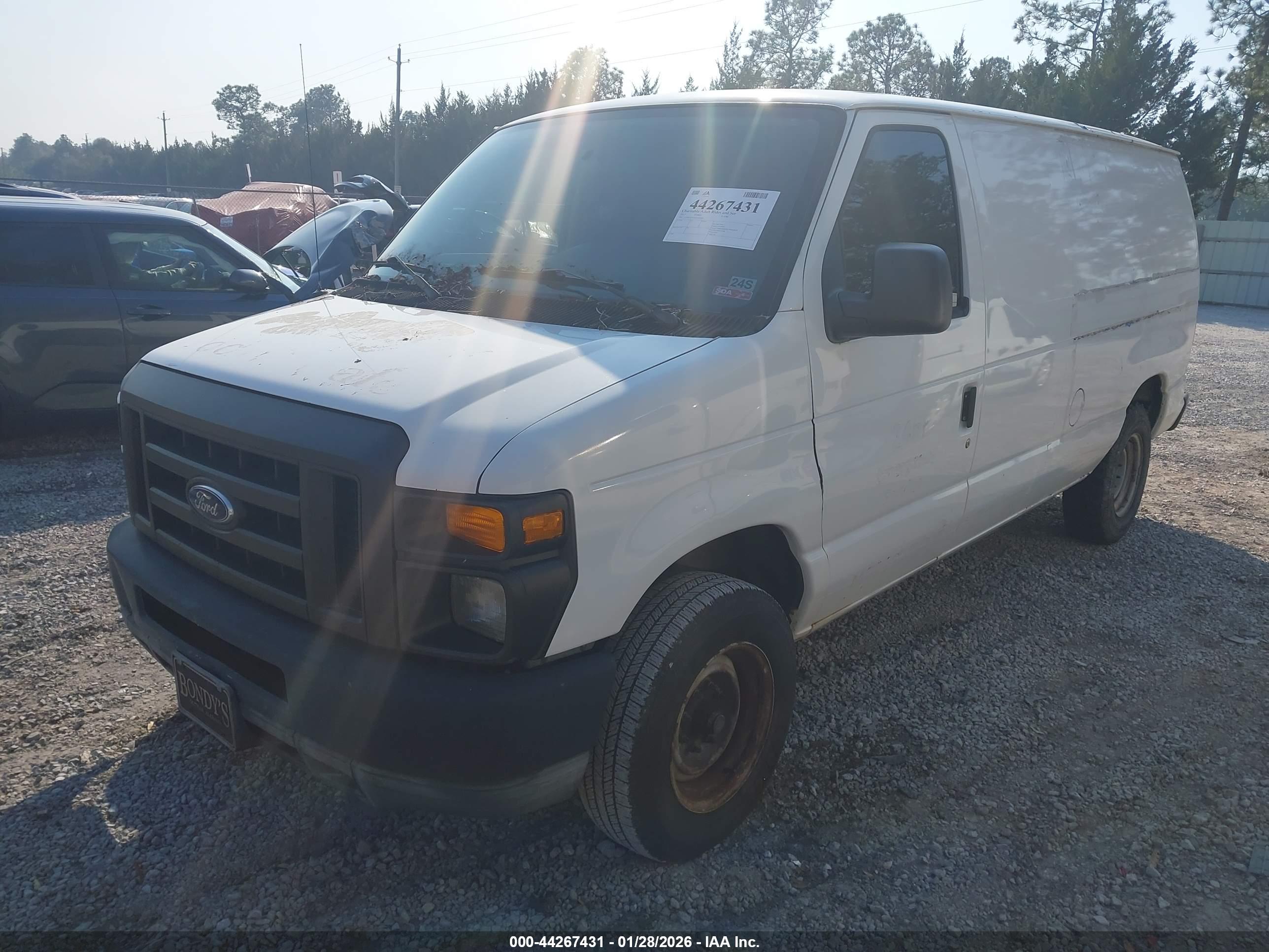 FORD E-150 image 2