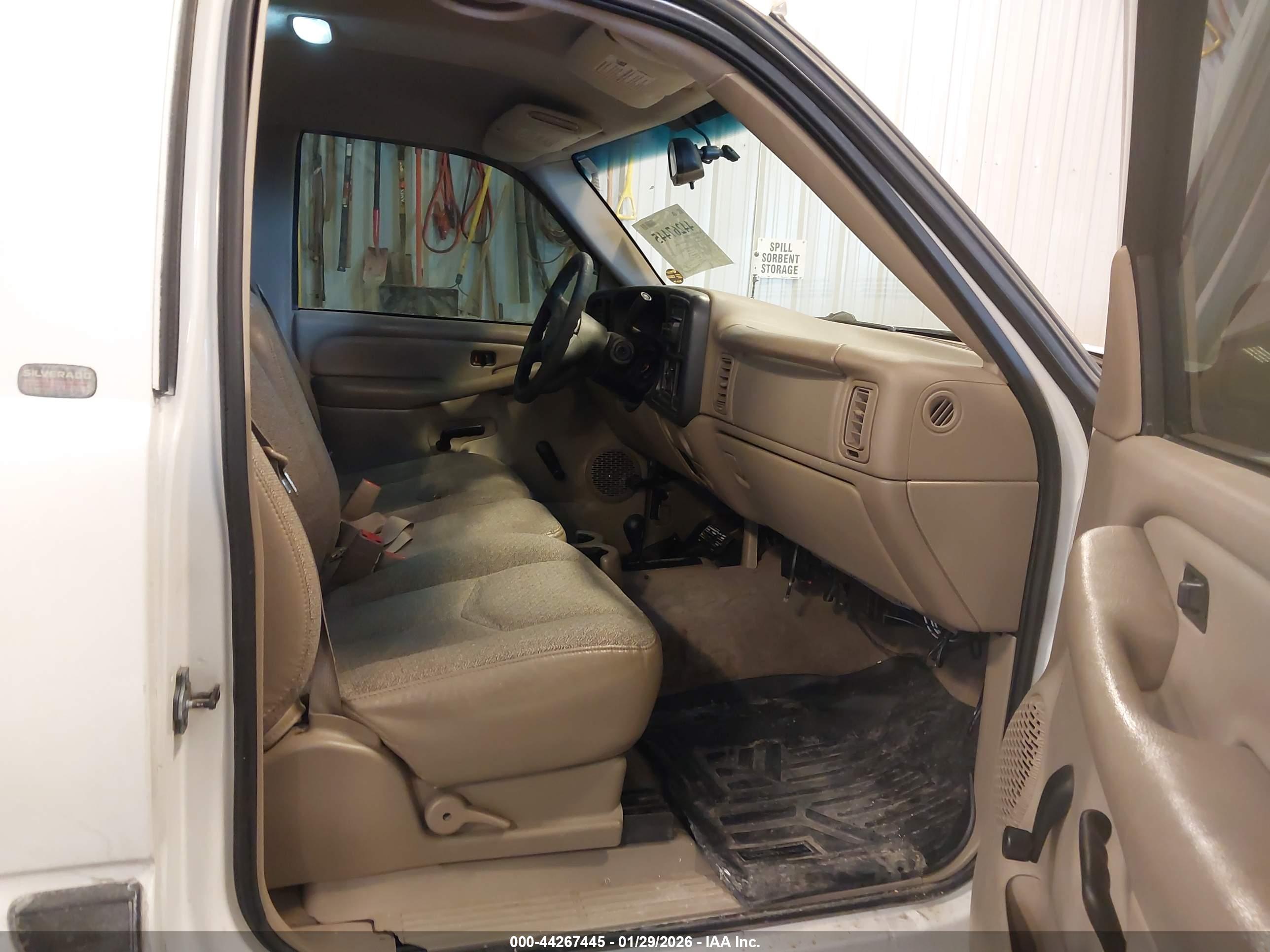 CHEVROLET SILVERADO image 5