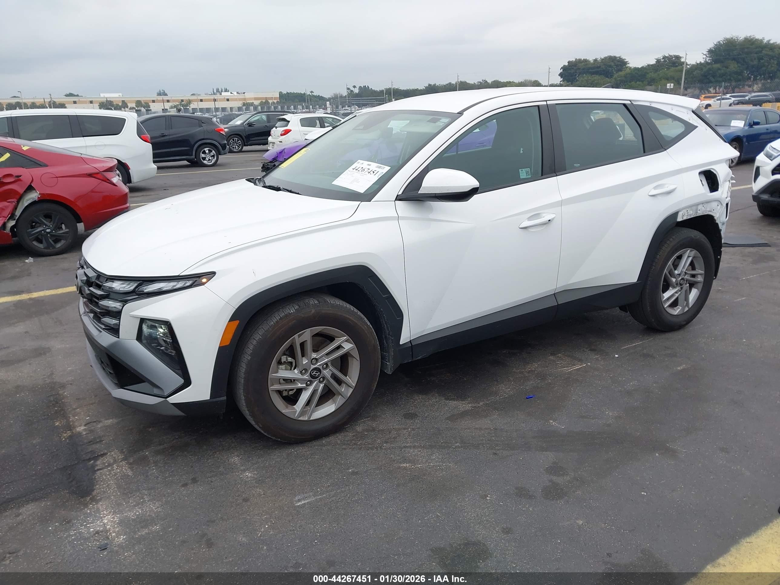 HYUNDAI TUCSON image 2
