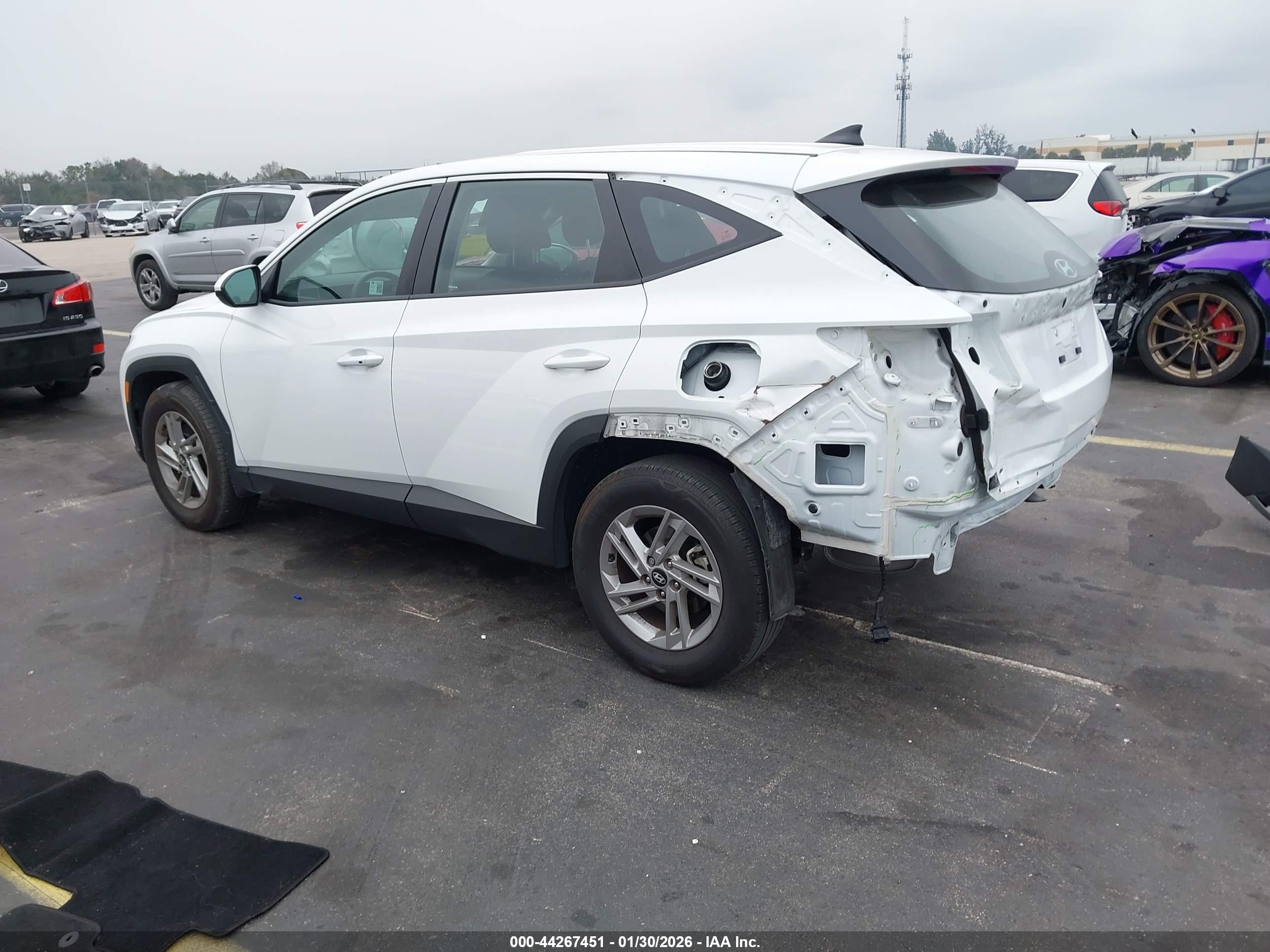 HYUNDAI TUCSON image 3