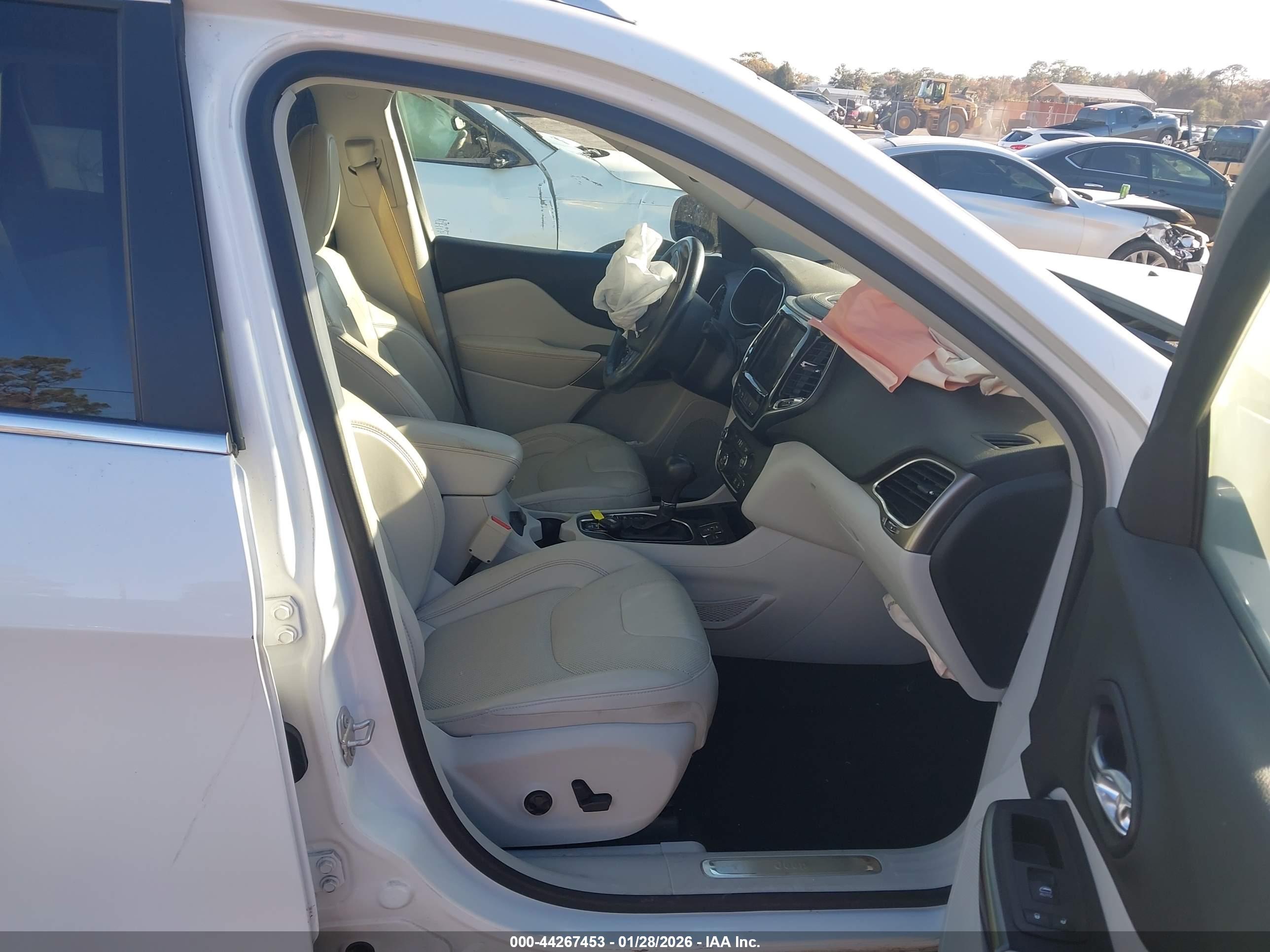 JEEP CHEROKEE image 5