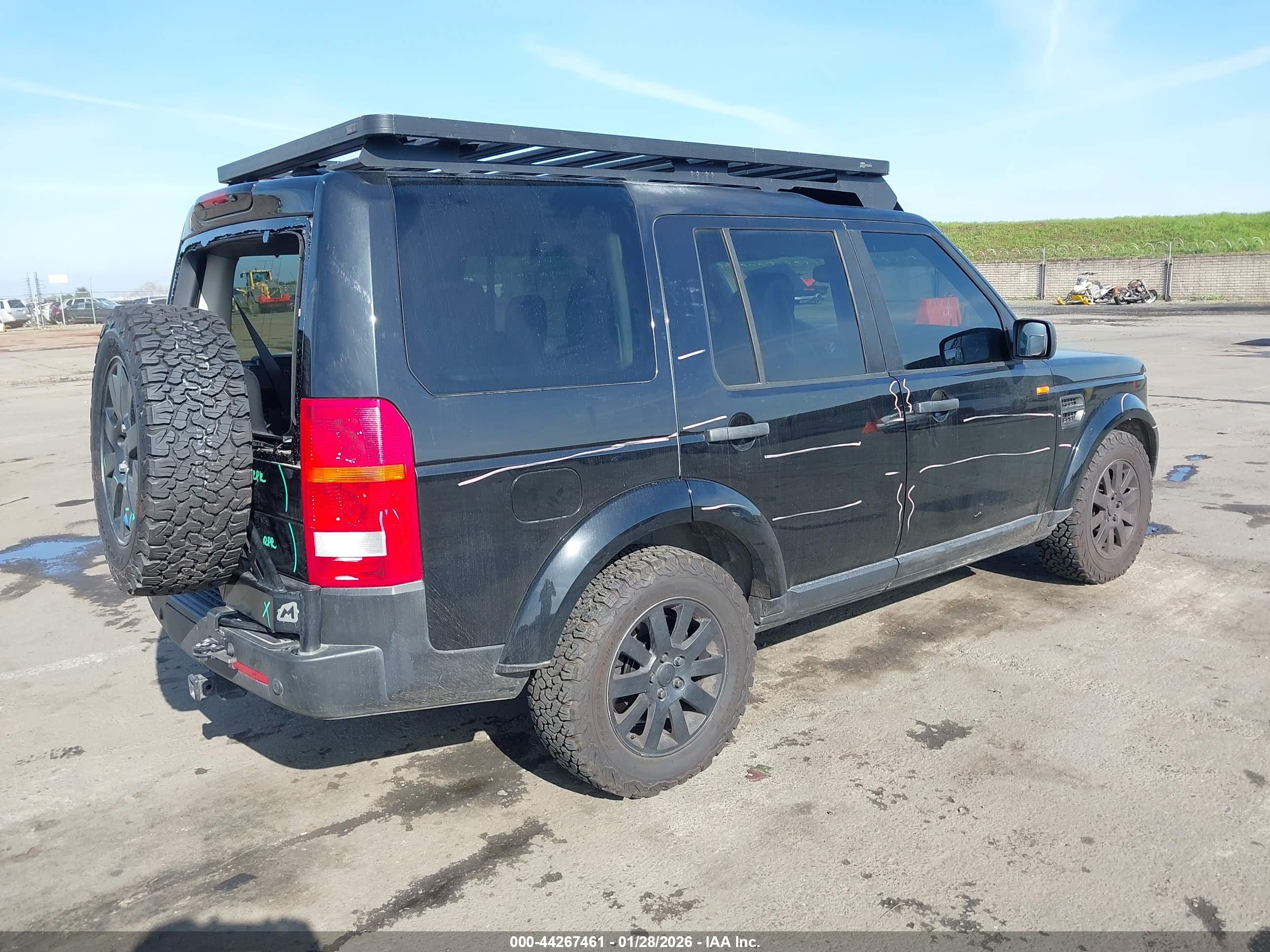 LAND ROVER image 4