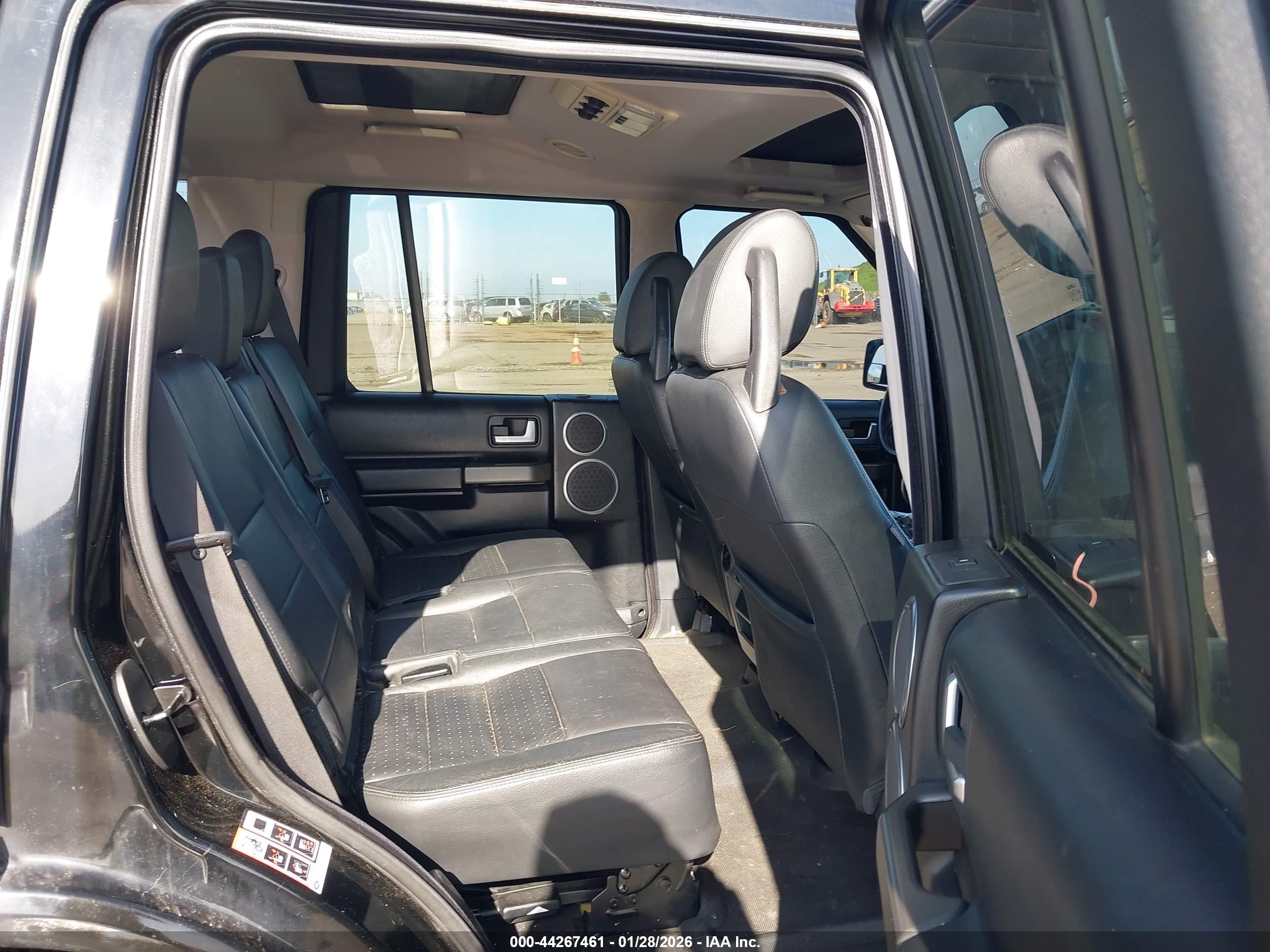 LAND ROVER image 8