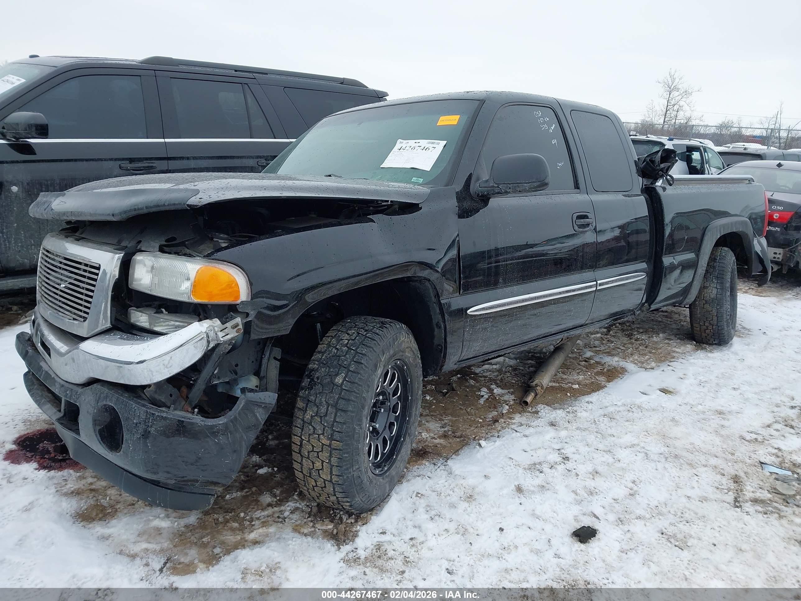 GMC SIERRA image 2