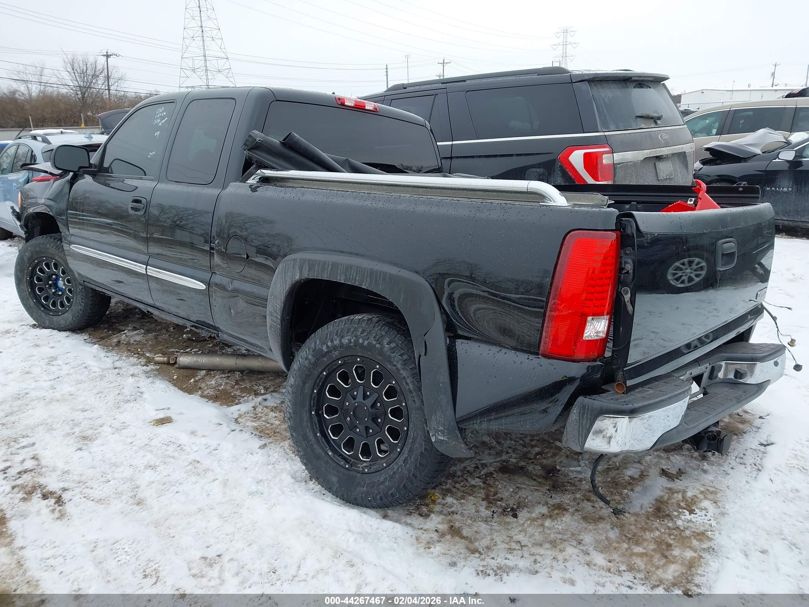 GMC SIERRA image 3