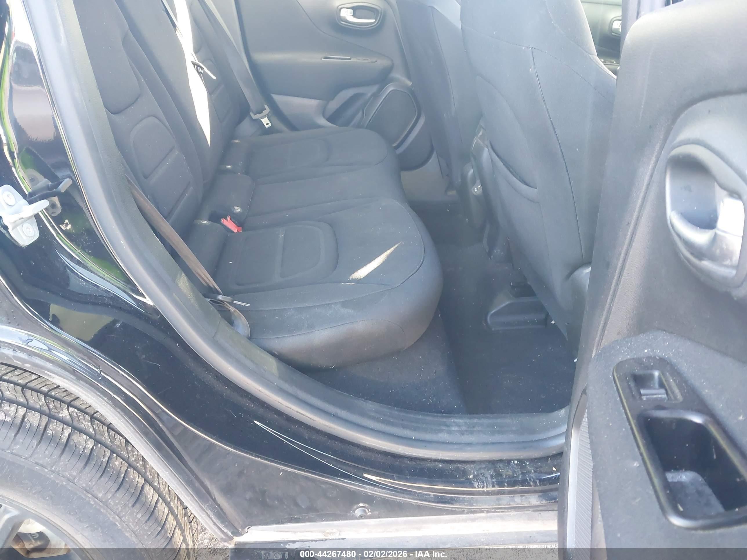 JEEP RENEGADE image 8