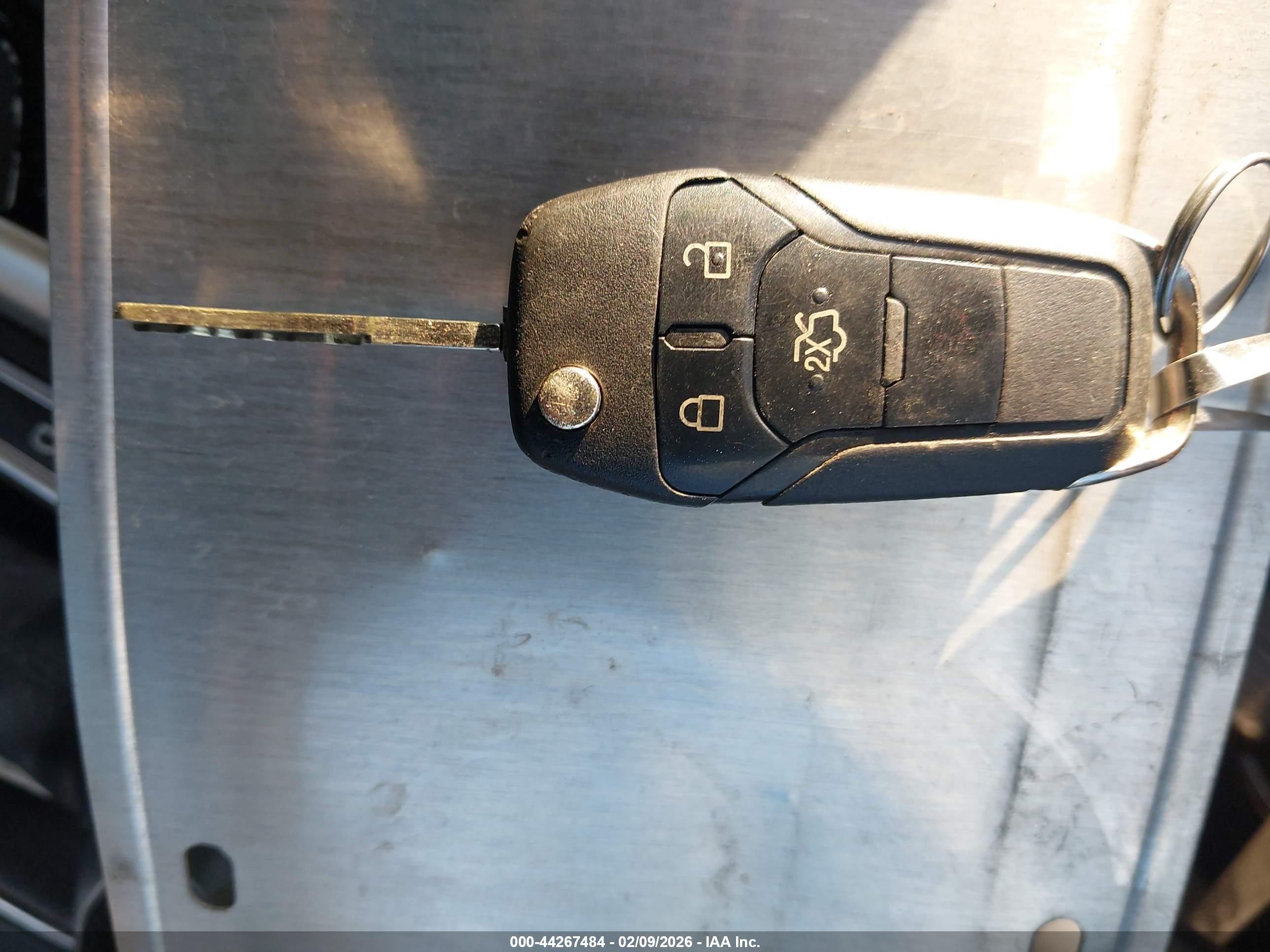 FORD FUSION image 11