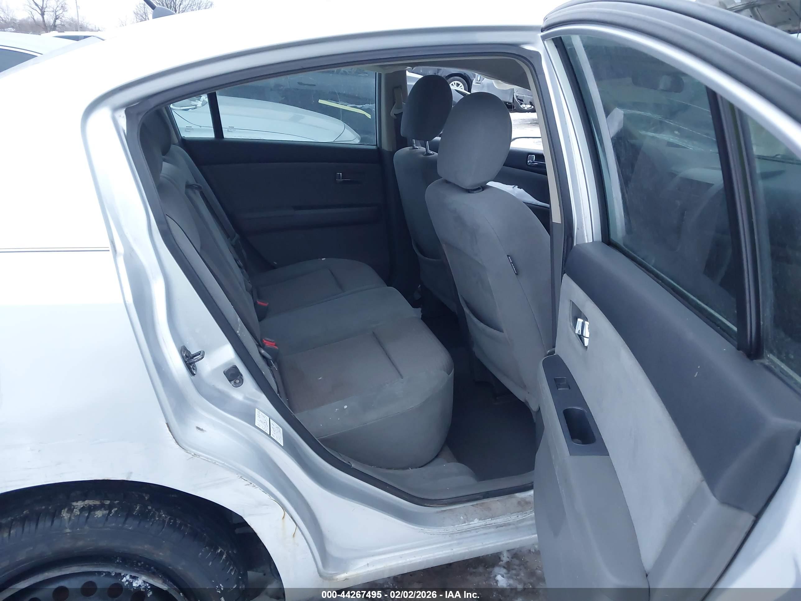NISSAN SENTRA image 8