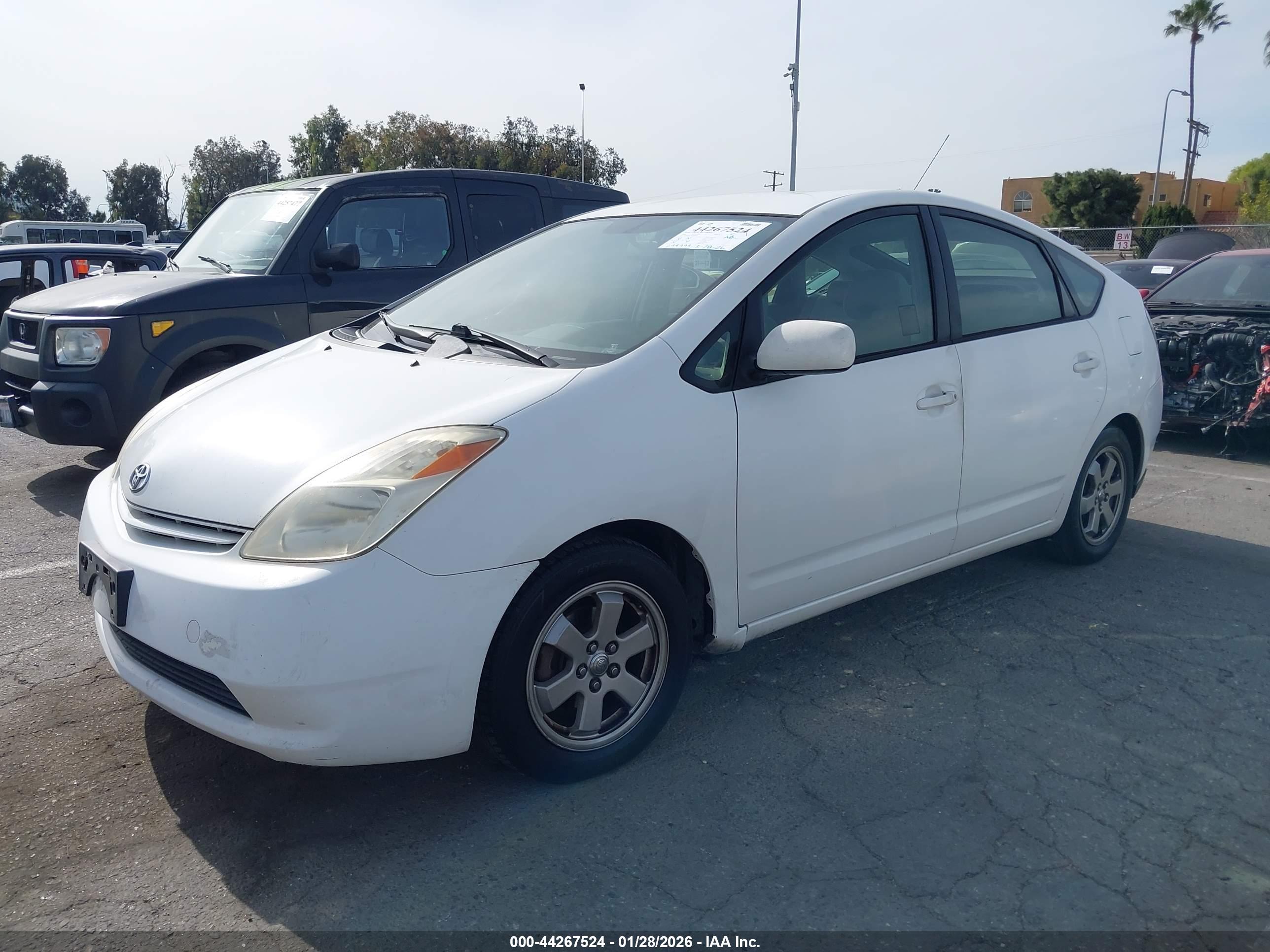 TOYOTA PRIUS image 2