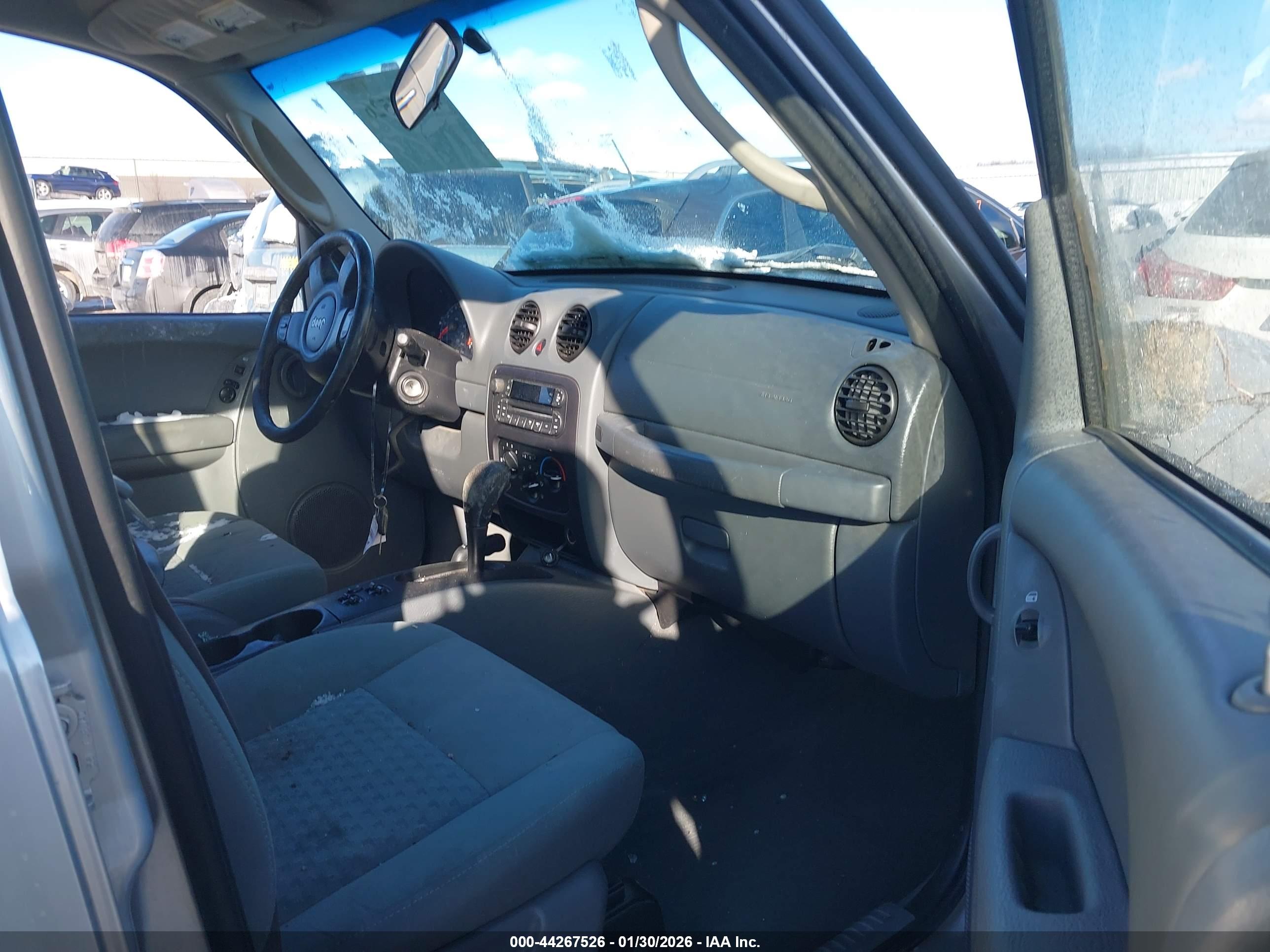 JEEP LIBERTY image 5