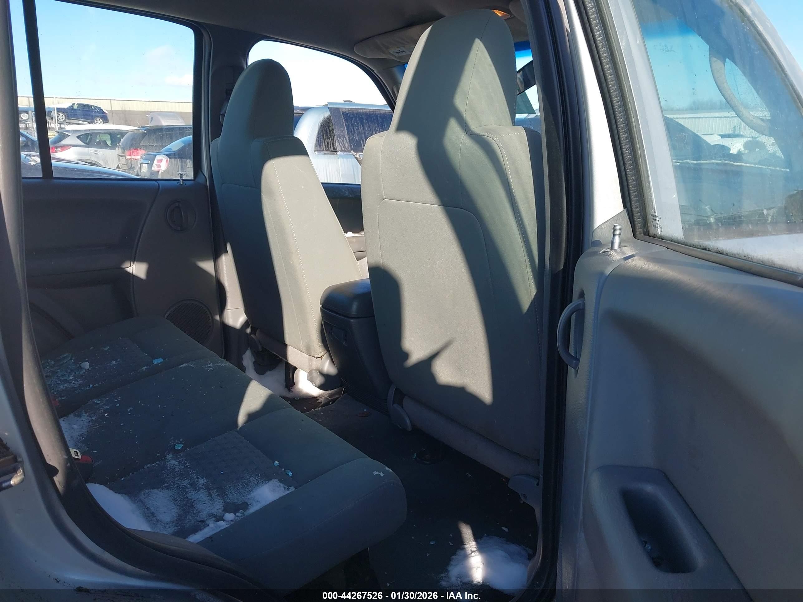 JEEP LIBERTY image 8