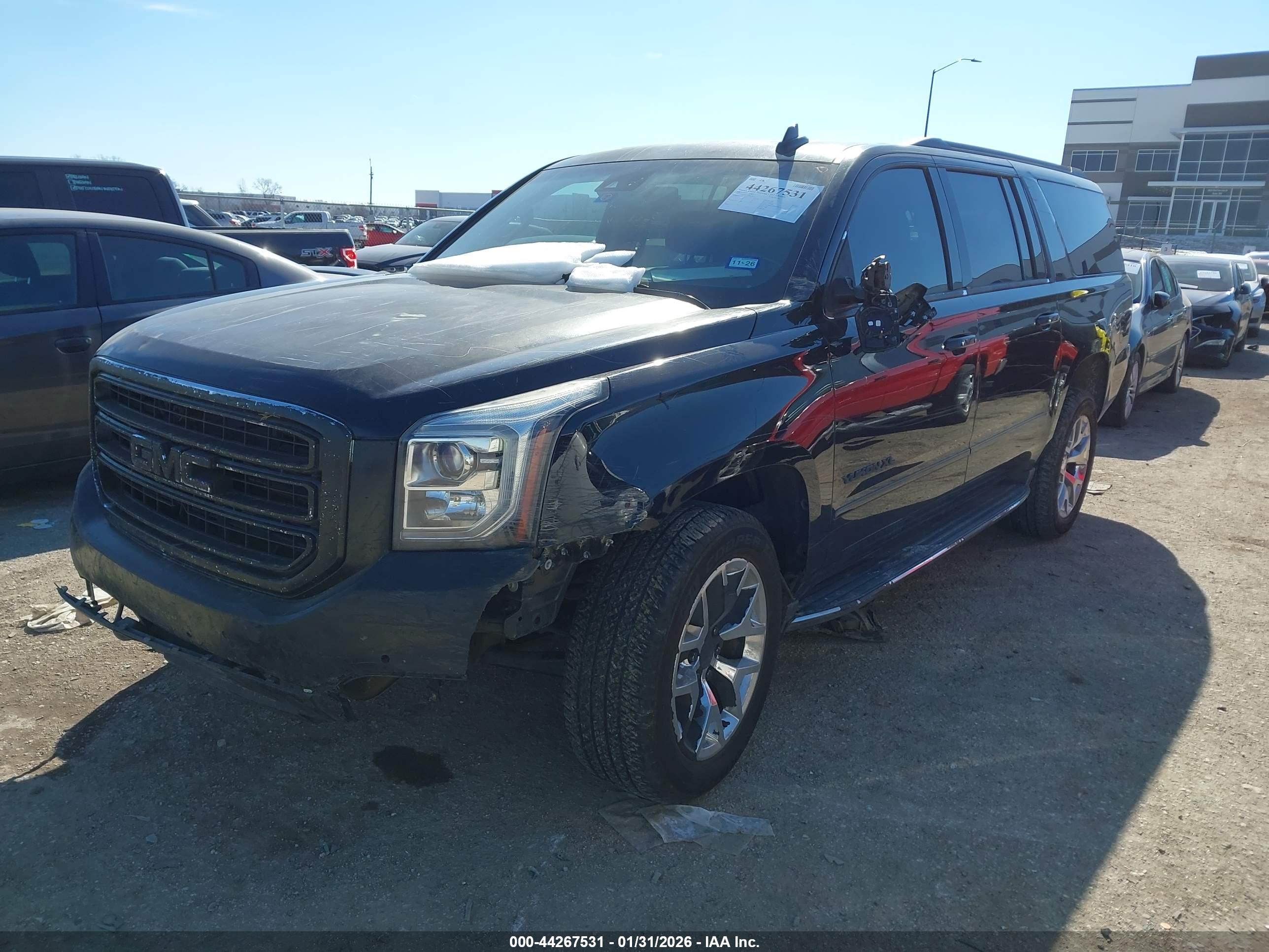 GMC YUKON image 2