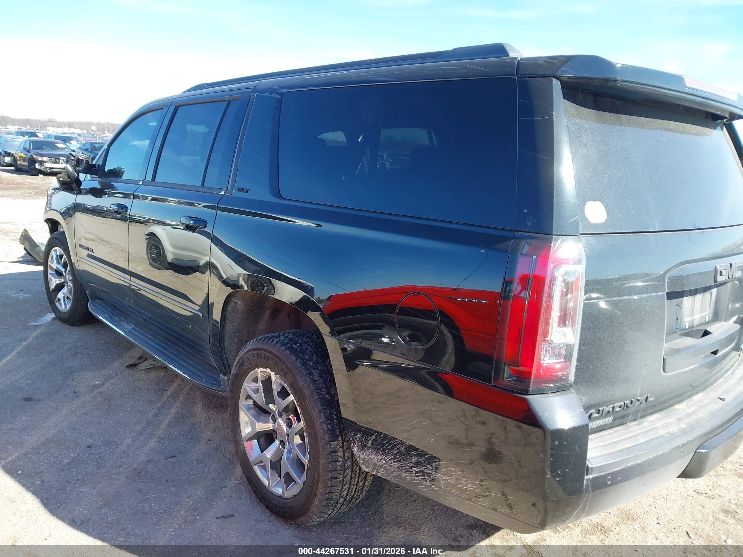 GMC YUKON image 3