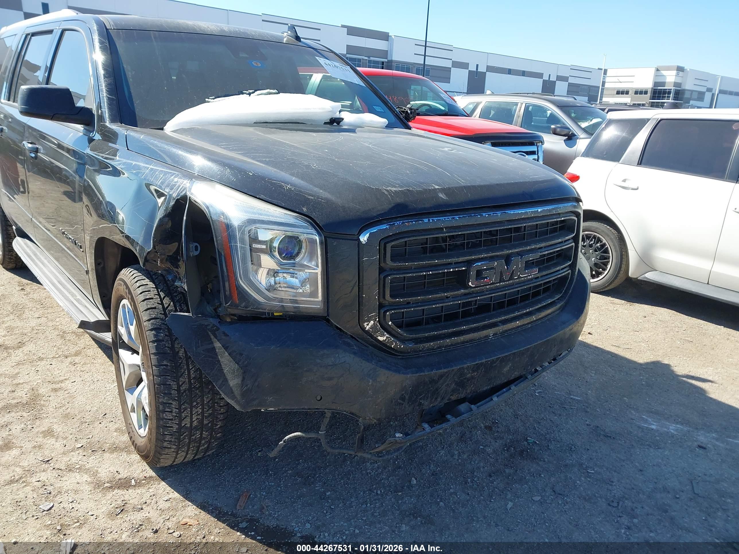 GMC YUKON image 6