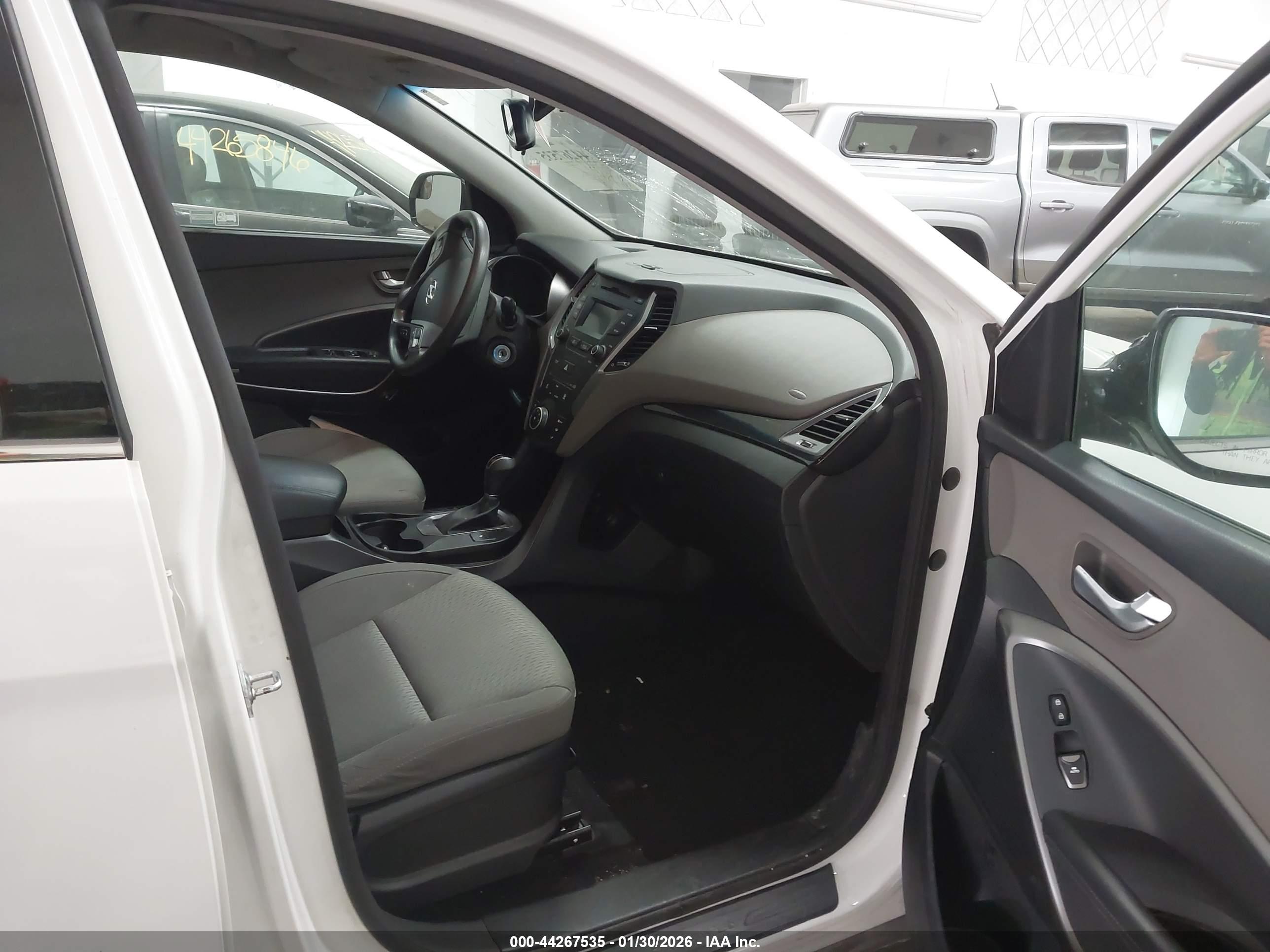 HYUNDAI SANTA image 5