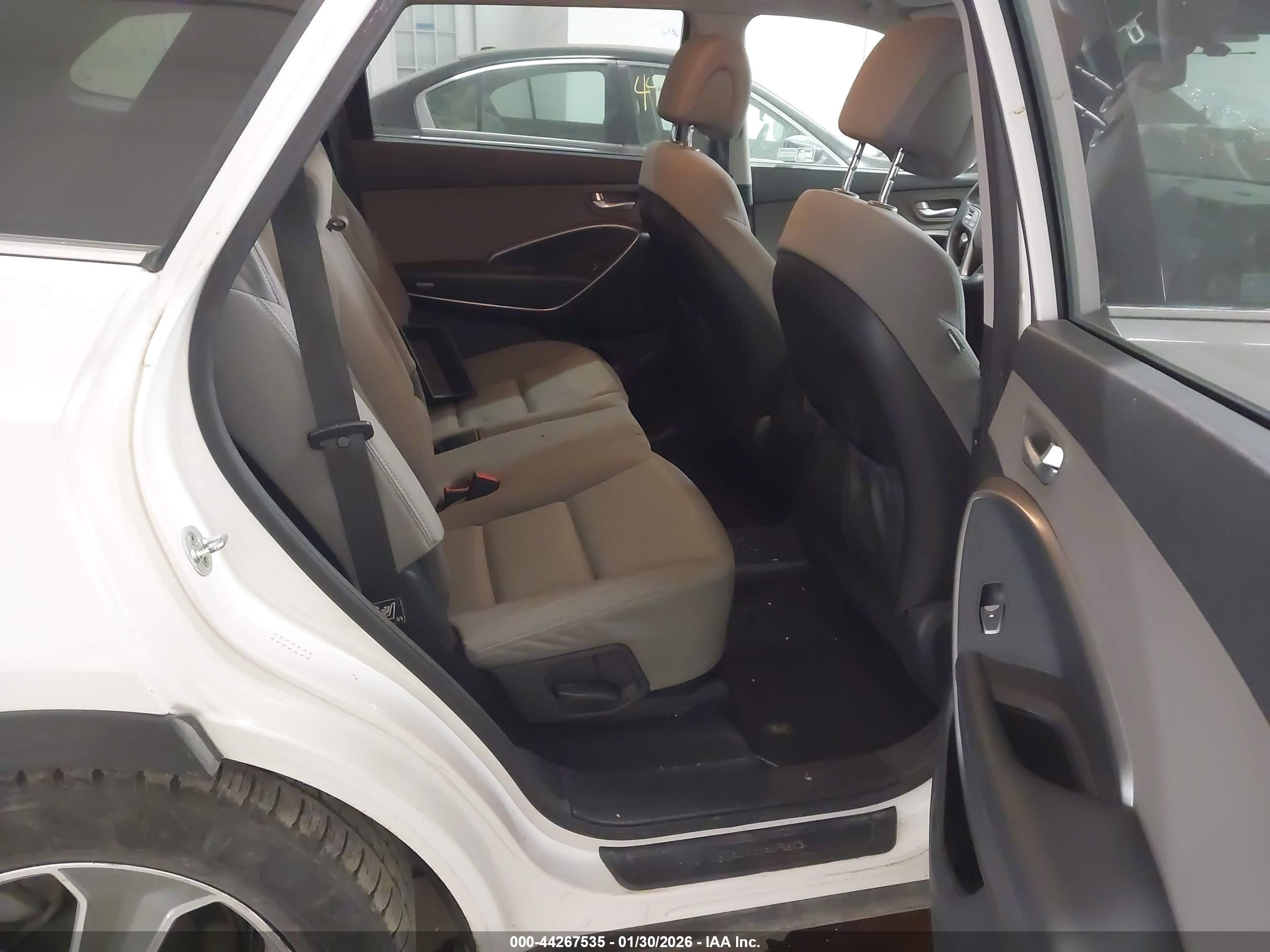 HYUNDAI SANTA image 8