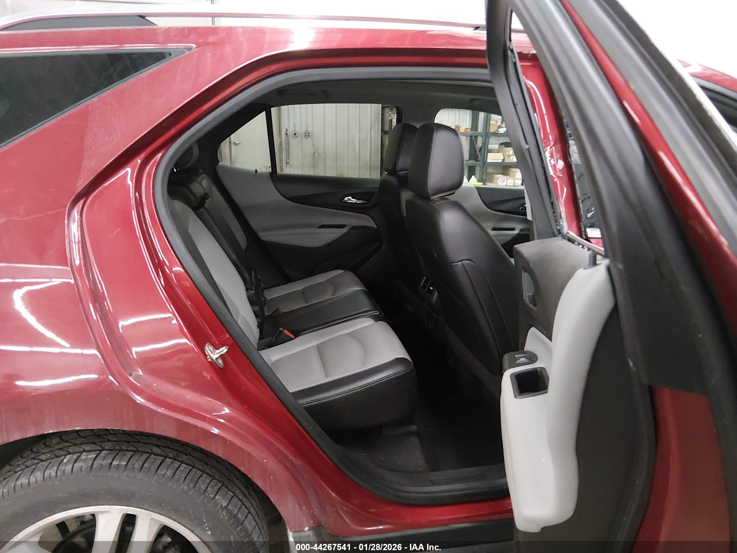 CHEVROLET EQUINOX image 8