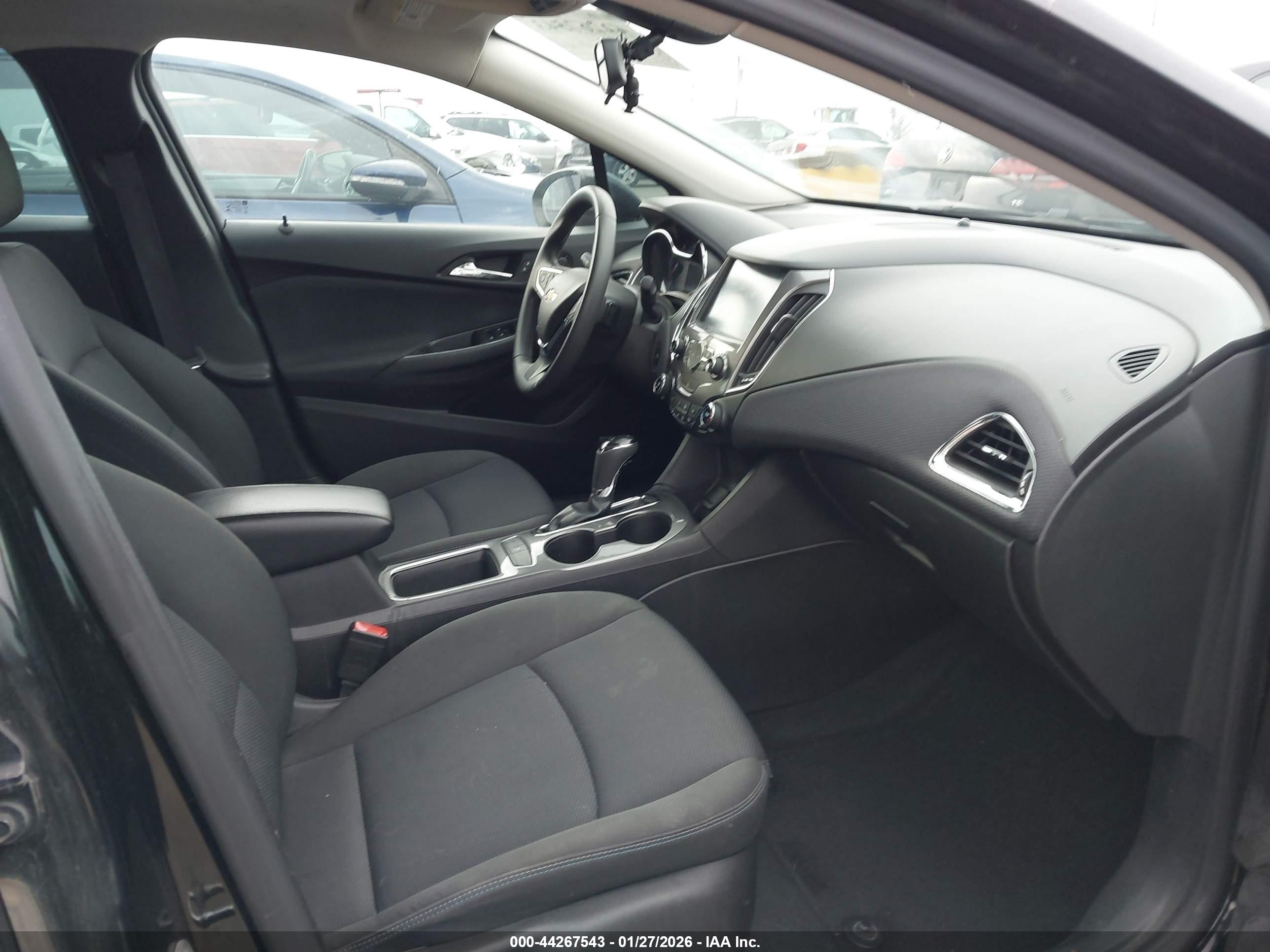 CHEVROLET CRUZE image 5