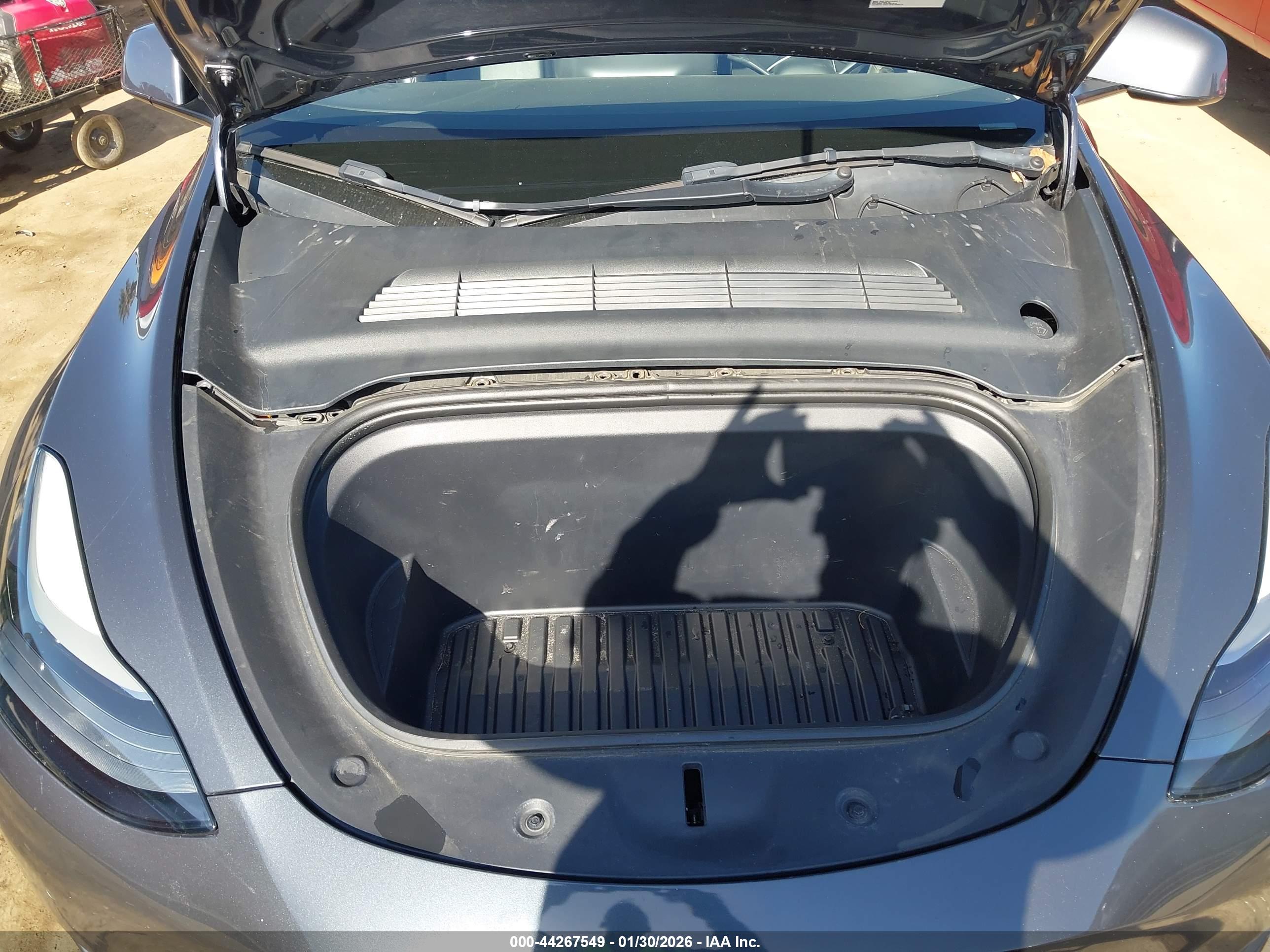 TESLA MODEL image 10