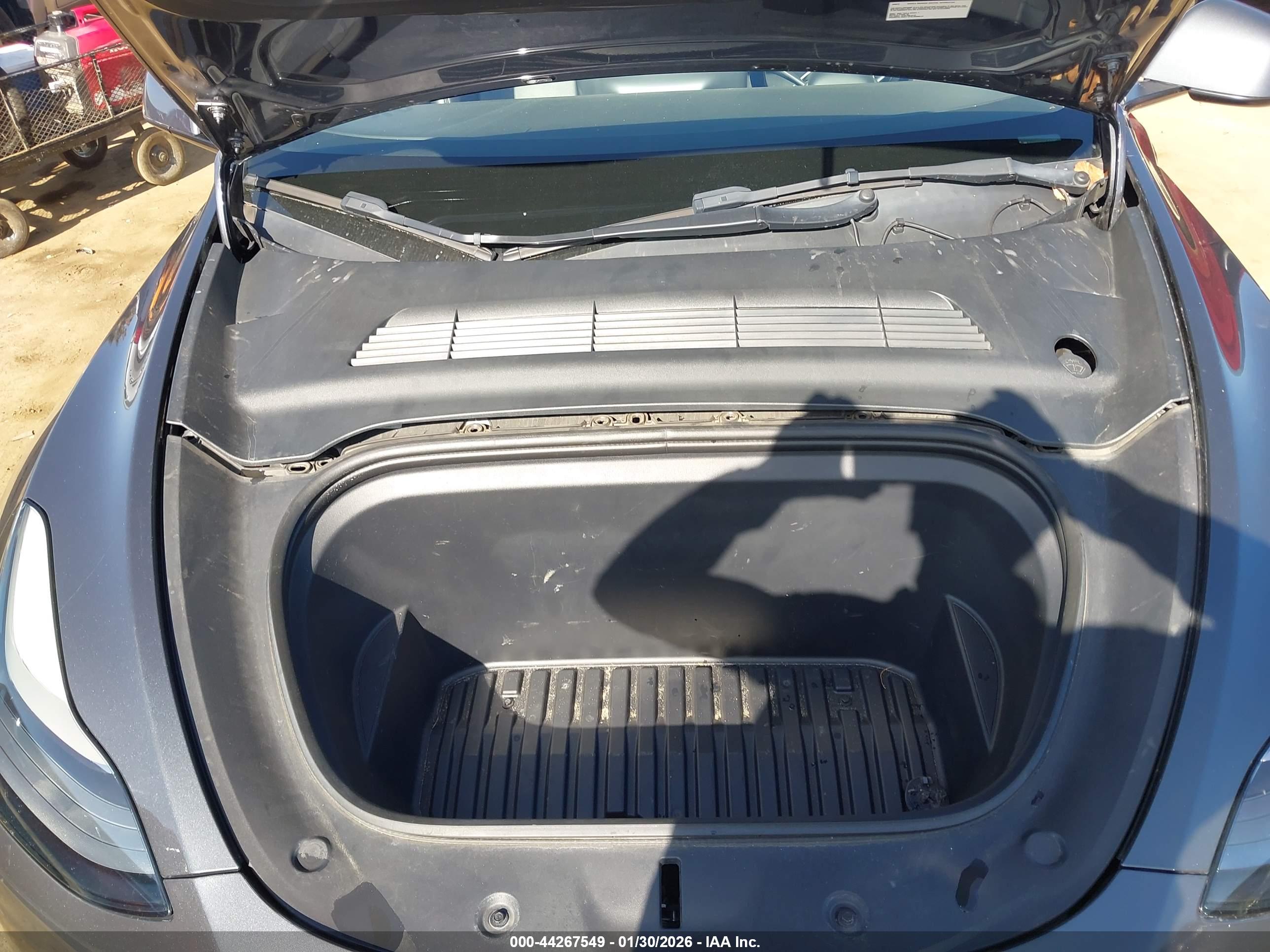 TESLA MODEL image 9