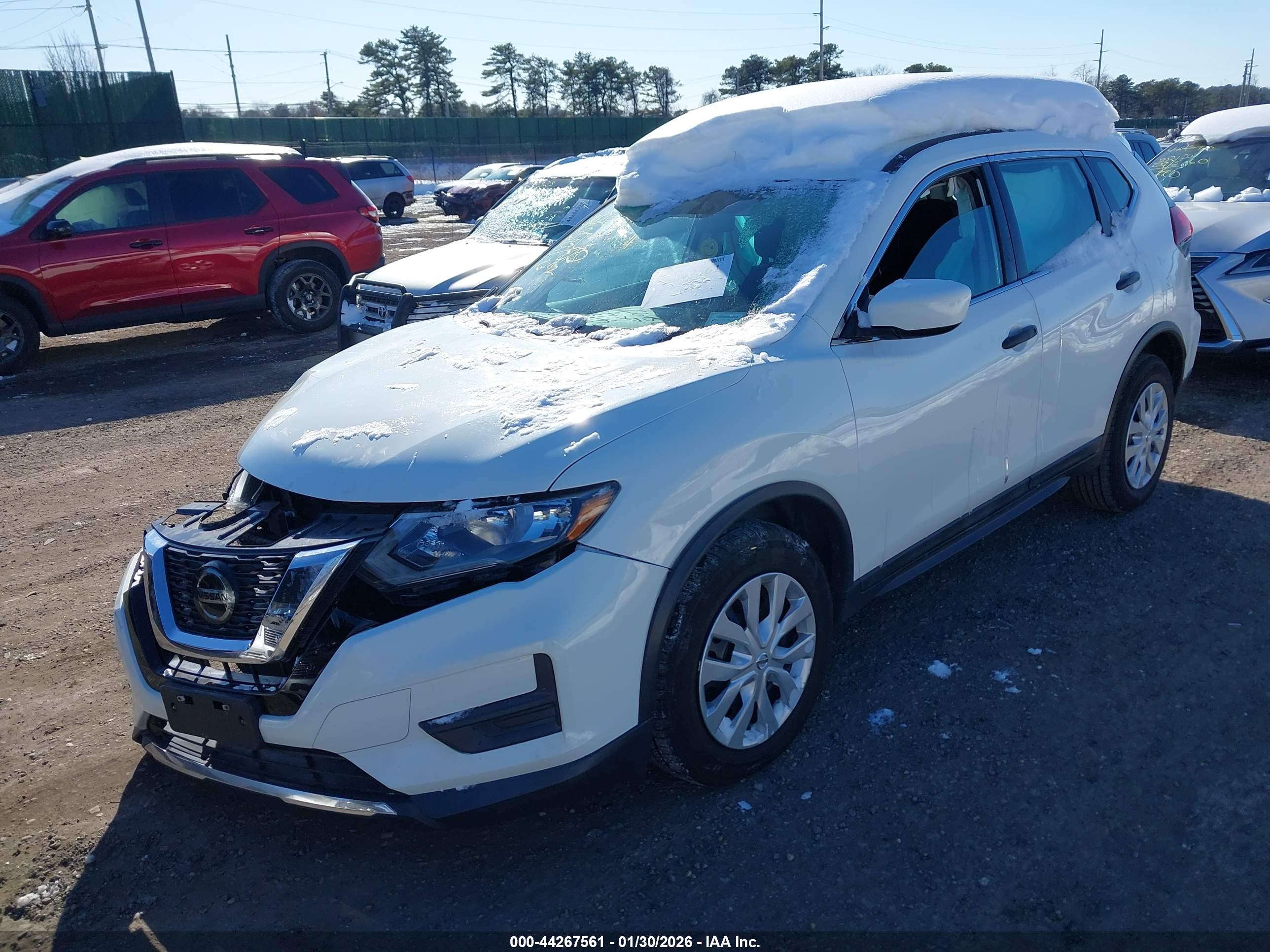 NISSAN ROGUE image 2