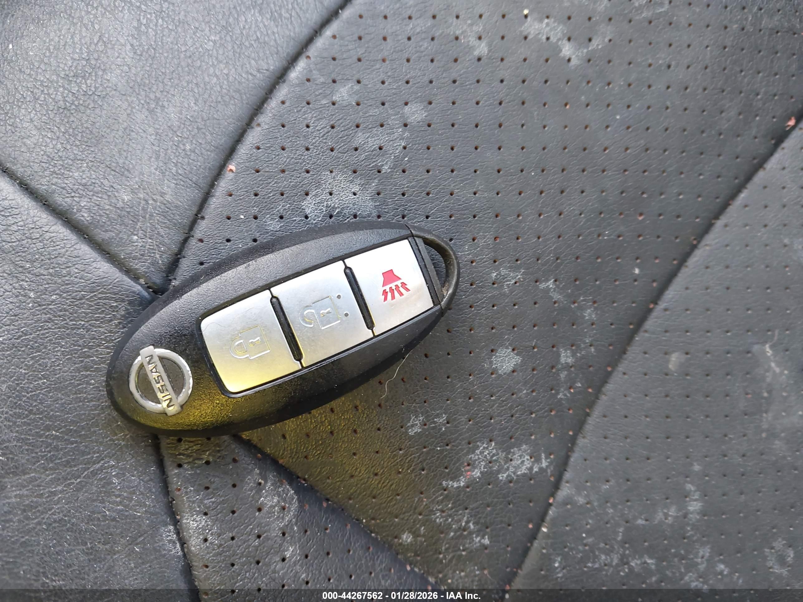 NISSAN ROGUE image 11