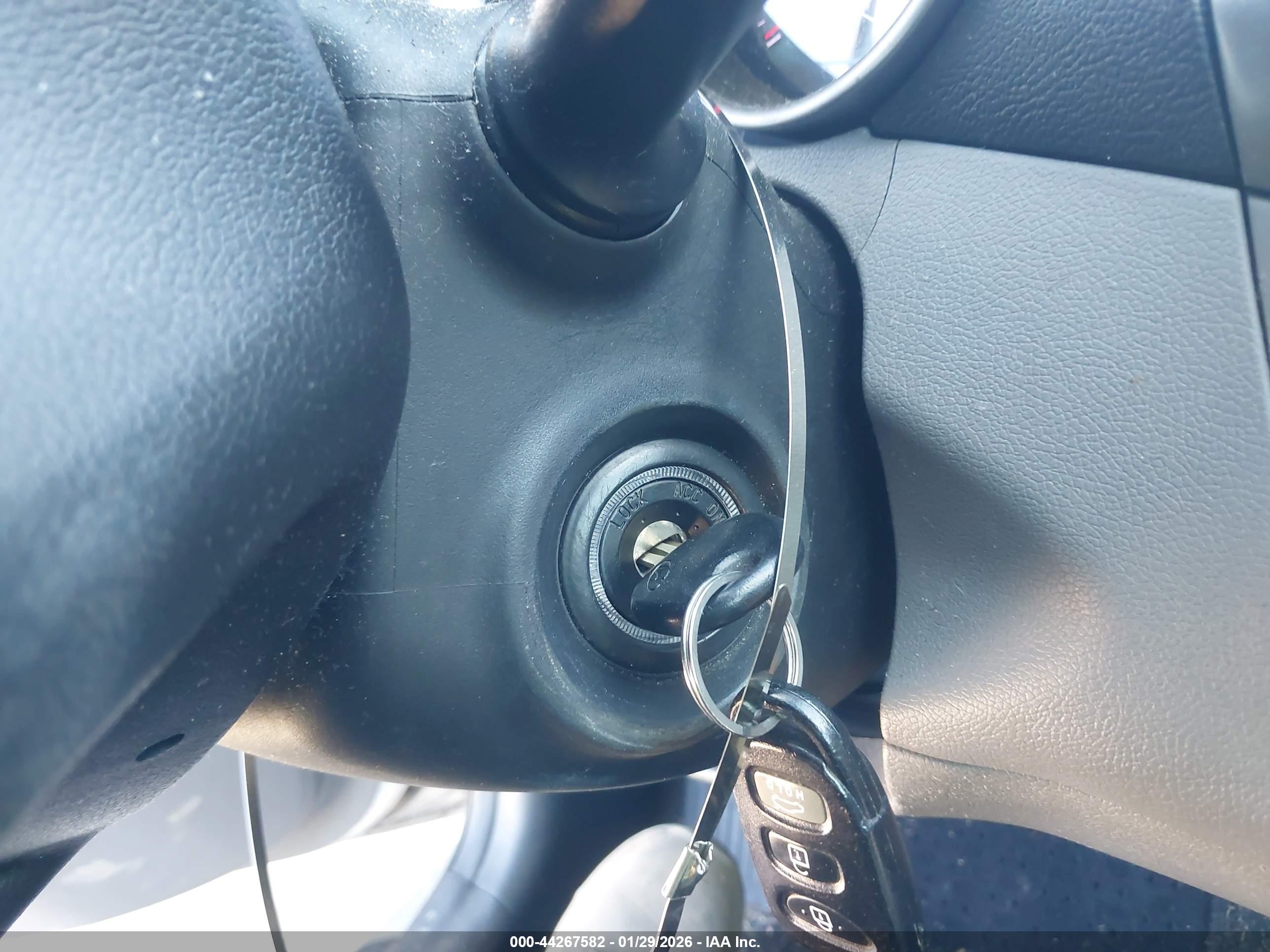 HYUNDAI ELANTRA image 11