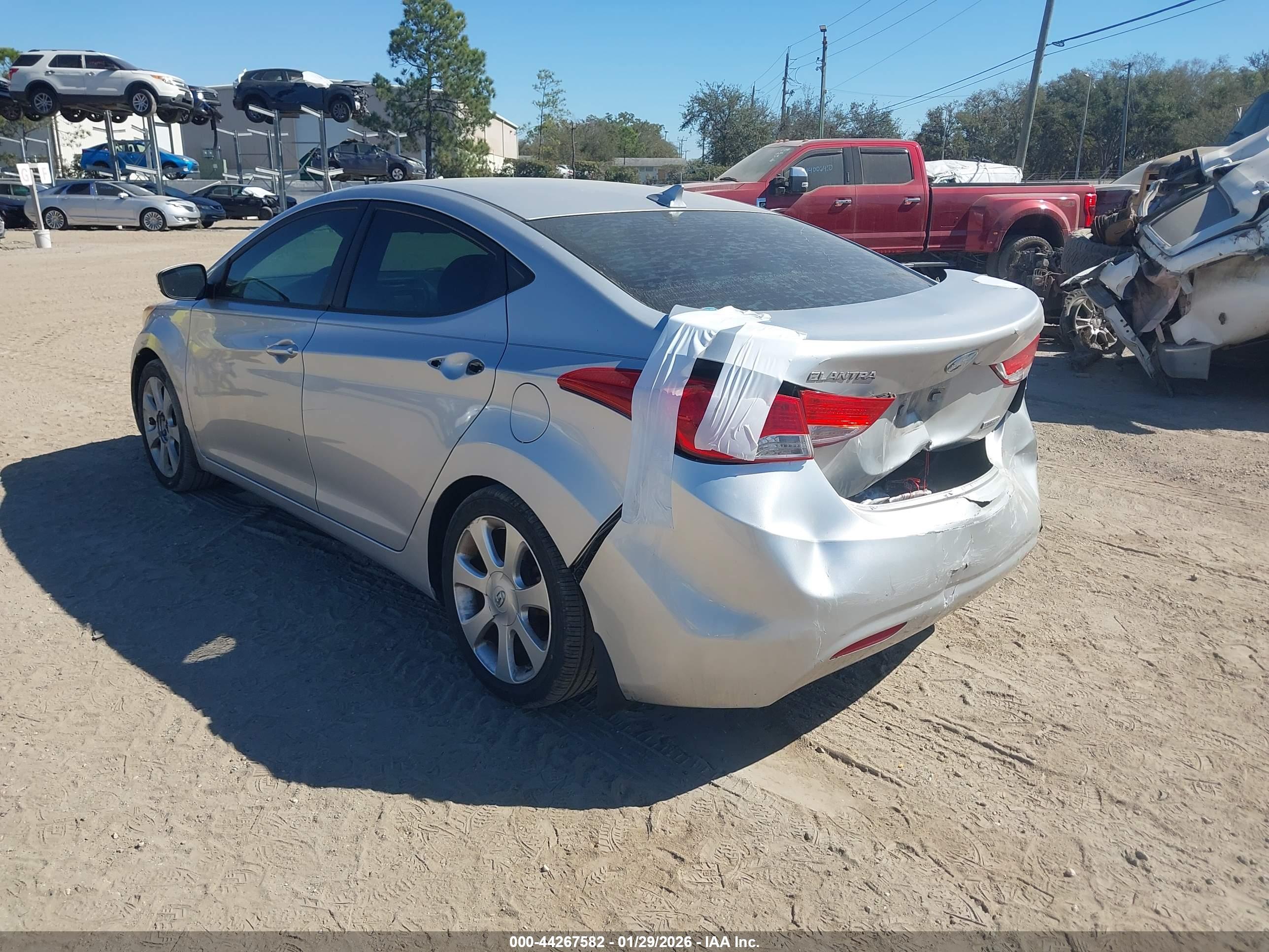 HYUNDAI ELANTRA image 3