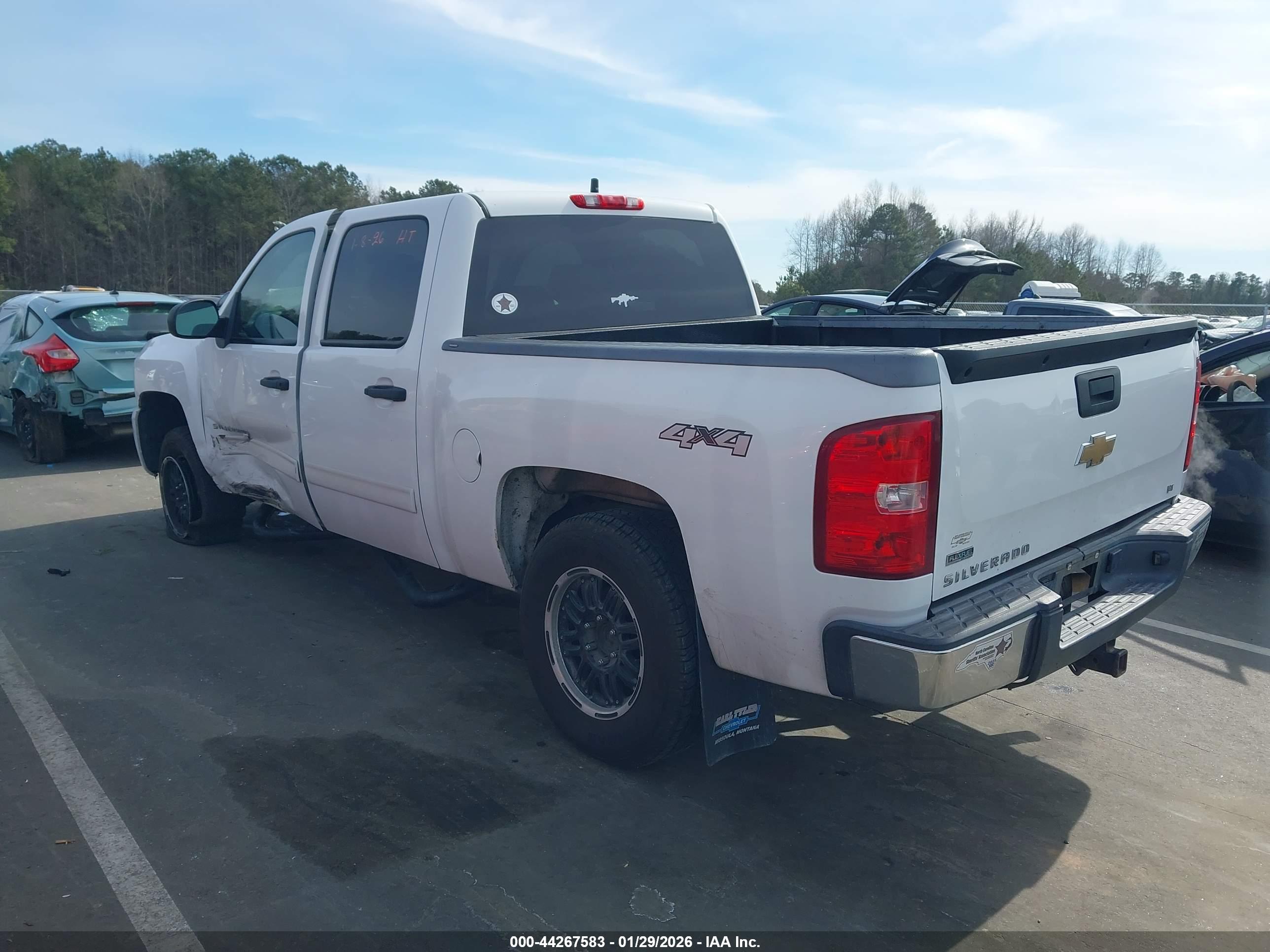 CHEVROLET SILVERADO image 3