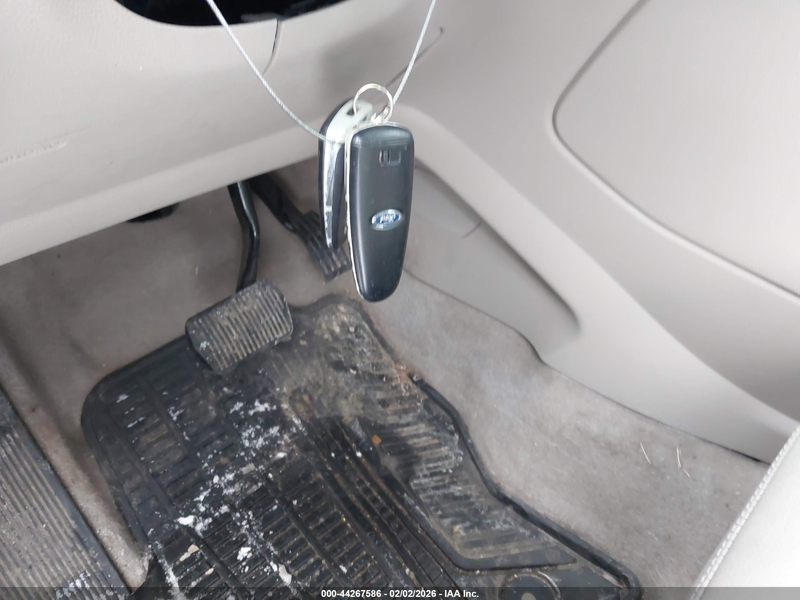 FORD ESCAPE image 11