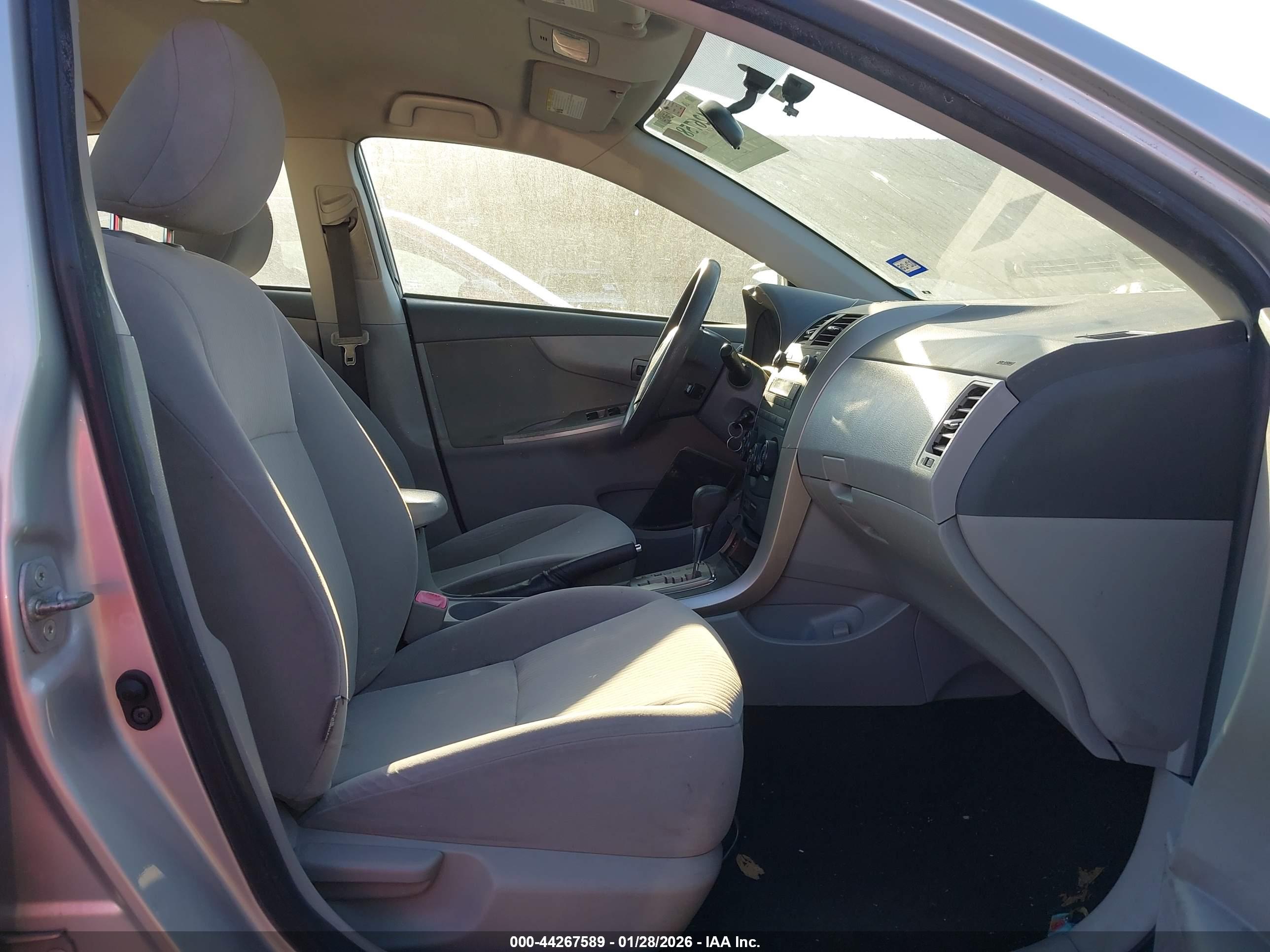 TOYOTA COROLLA image 5