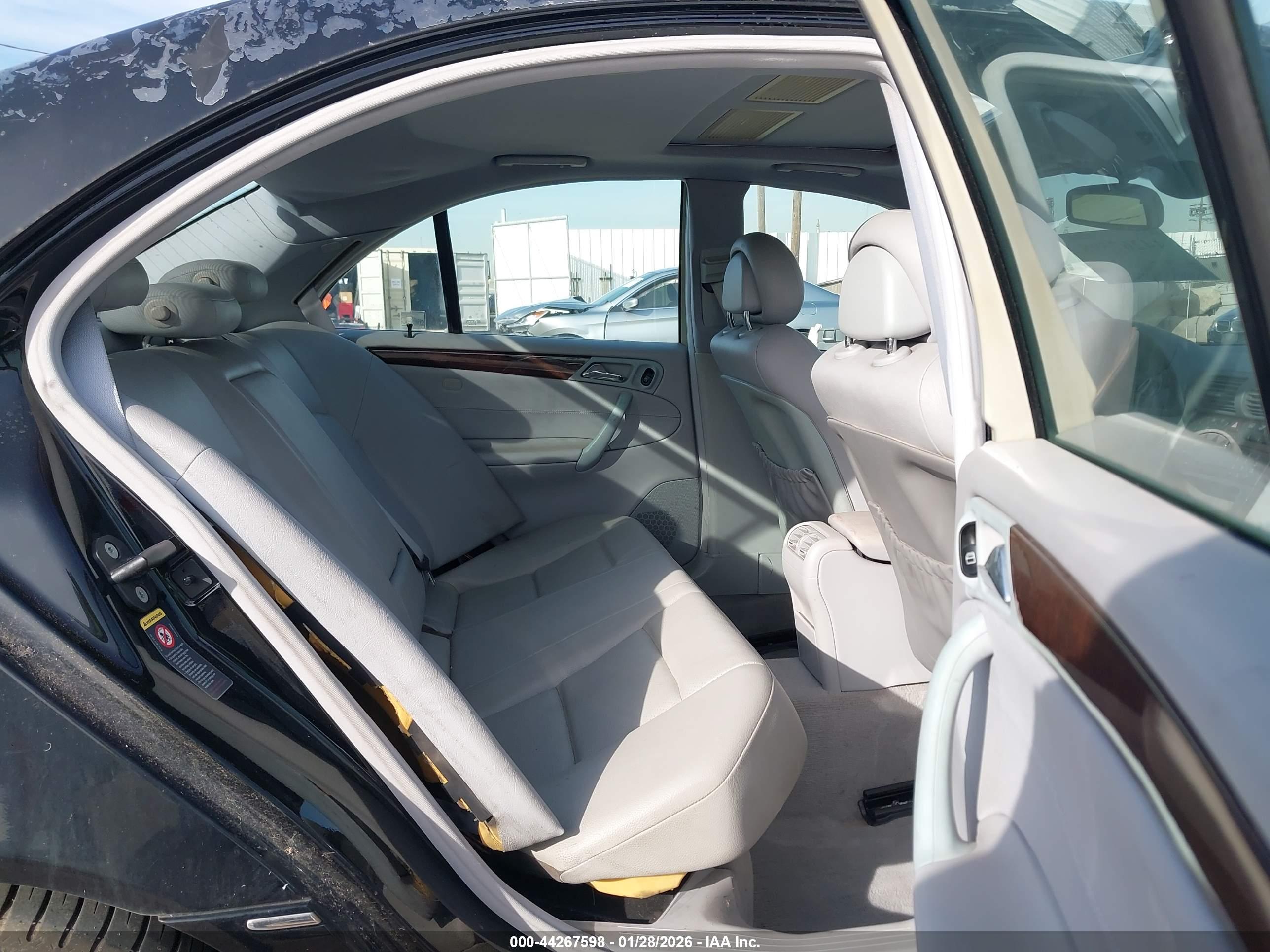 MERCEDES-BENZ C image 8