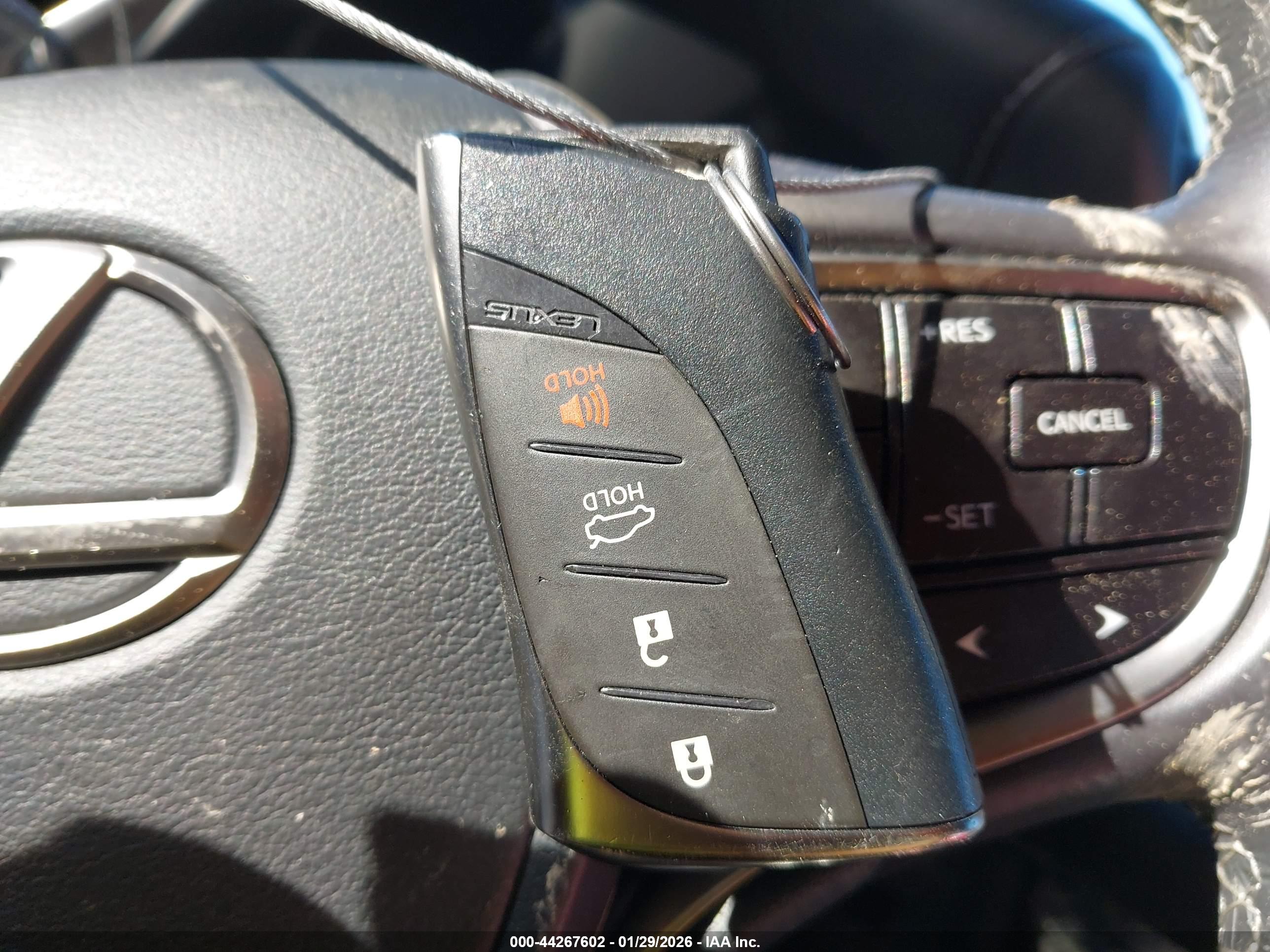 LEXUS ES image 11